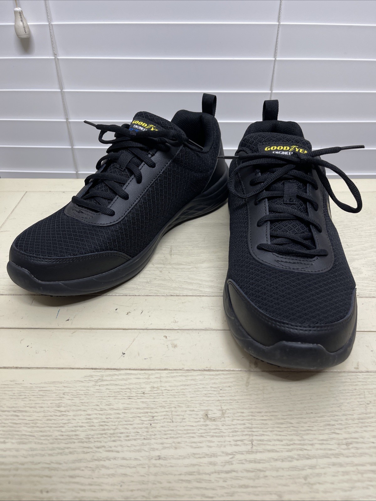 Goodyear Engineered by Skechers Men’s Shoes Clyde Slip Resistant Size 10