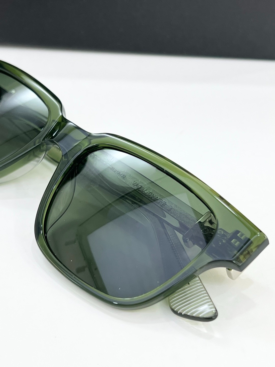CHROME HEARTS MODEL：VAGILLIONAIRE II Sunglasses SIZE：56口19-152 🐱 1424 1624