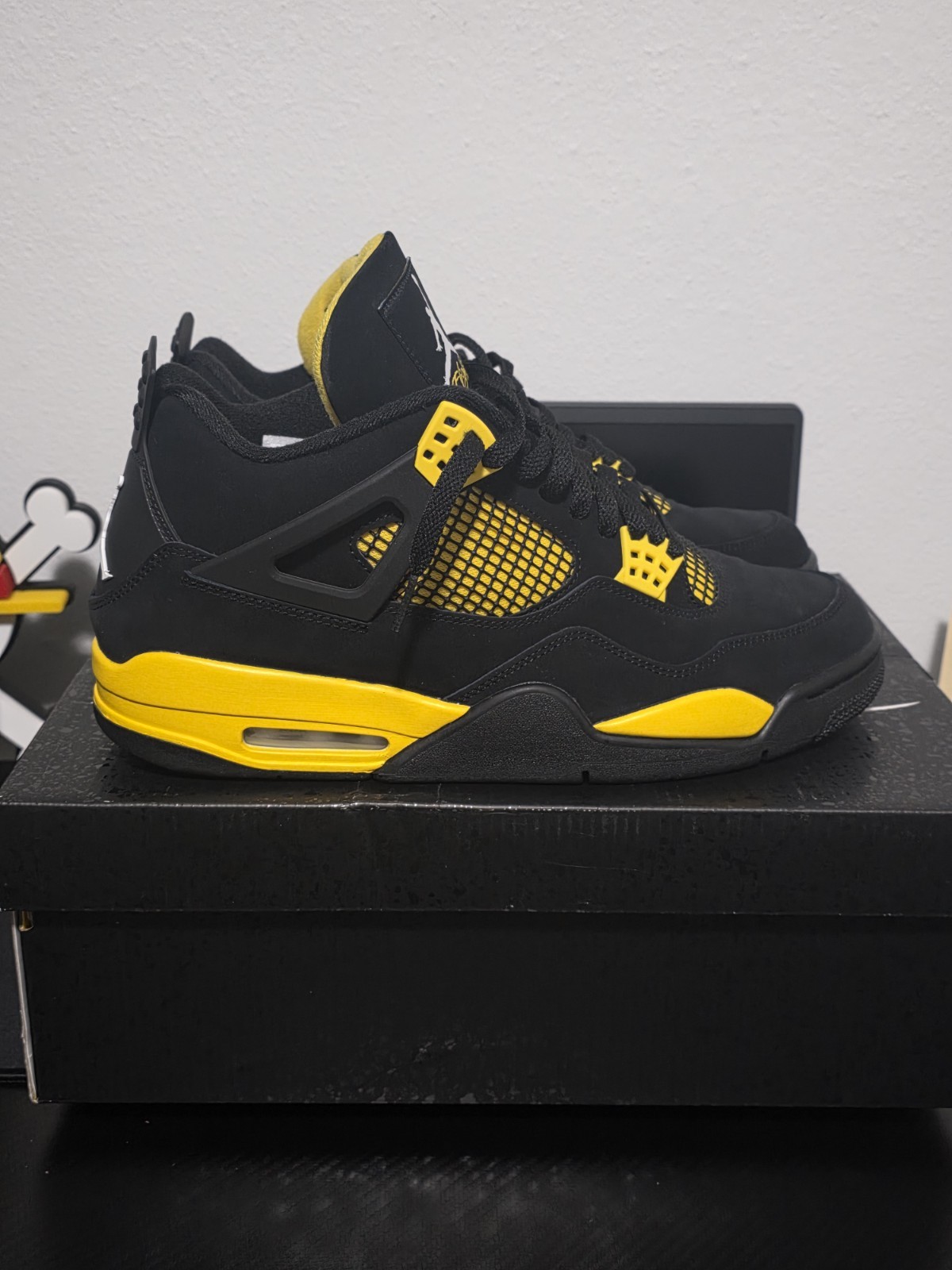 Air Jordan 4 Retro “THUNDER” 2023 – Size 12 – dh6927 017 (11617-21)