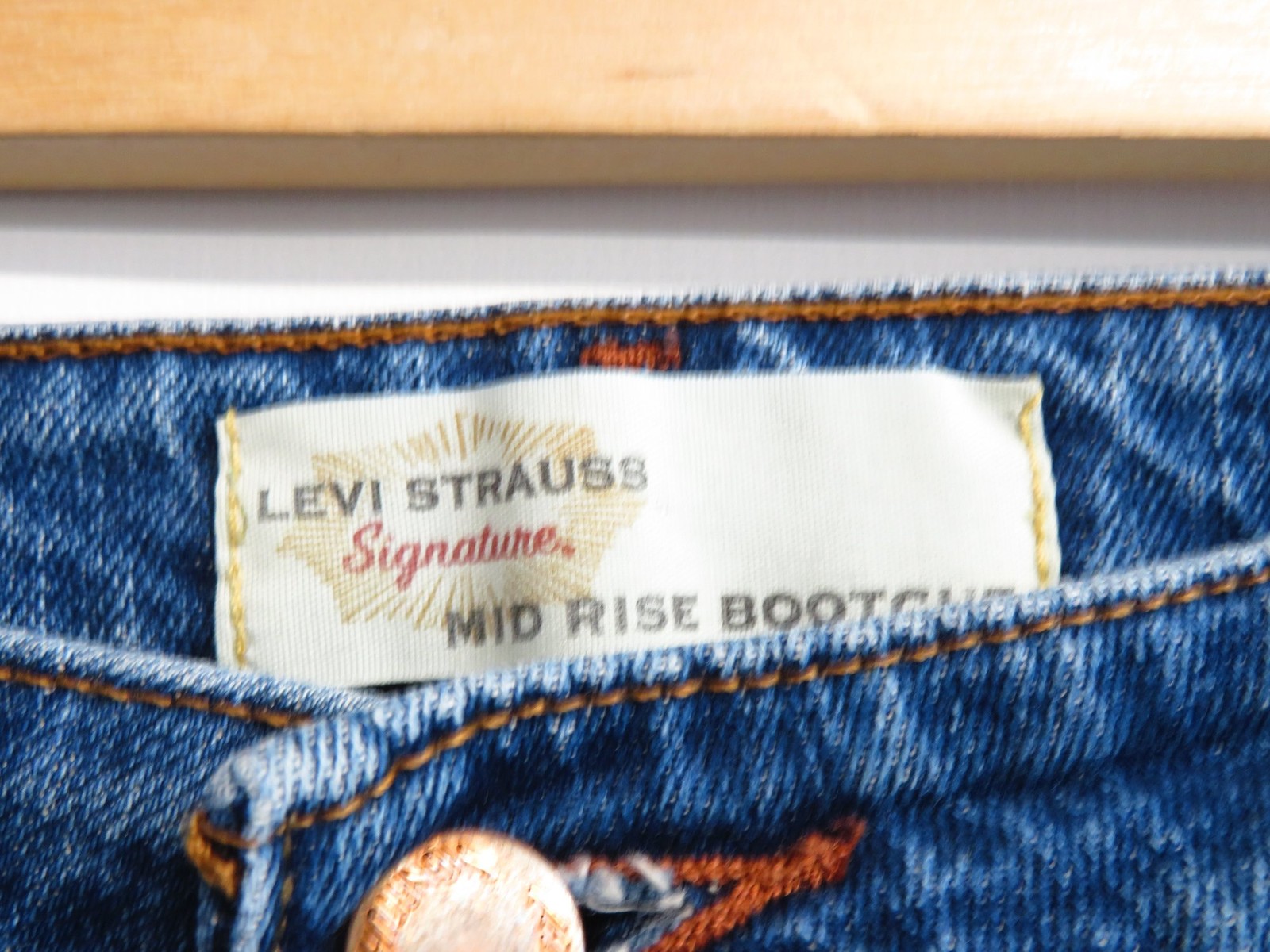 Levi Strauss – Signature Mid Rise Bootcut Jeans – Dark Blue – Comfortable Stretc