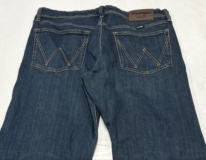Wrangler Men’s Regular Fit Regular at Seat & Thigh Pants, Dark Blue, Size 34X29