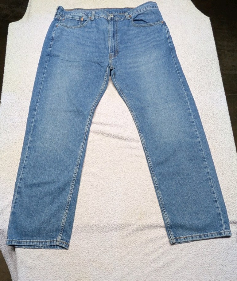 Levi’s Men’s 505 Series Blue Medium Wash Denim Straight Leg Regular Fit Jeans
