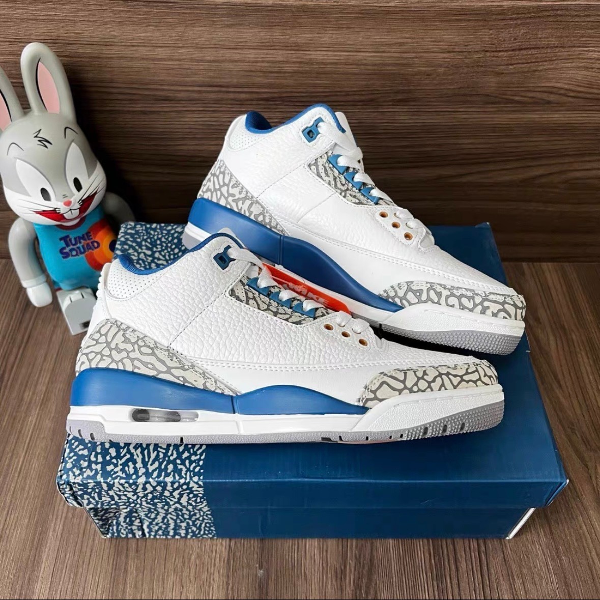 Jordan Air Jordan 3 Retro “White and True Blue” Mid-Top Basketball shoes