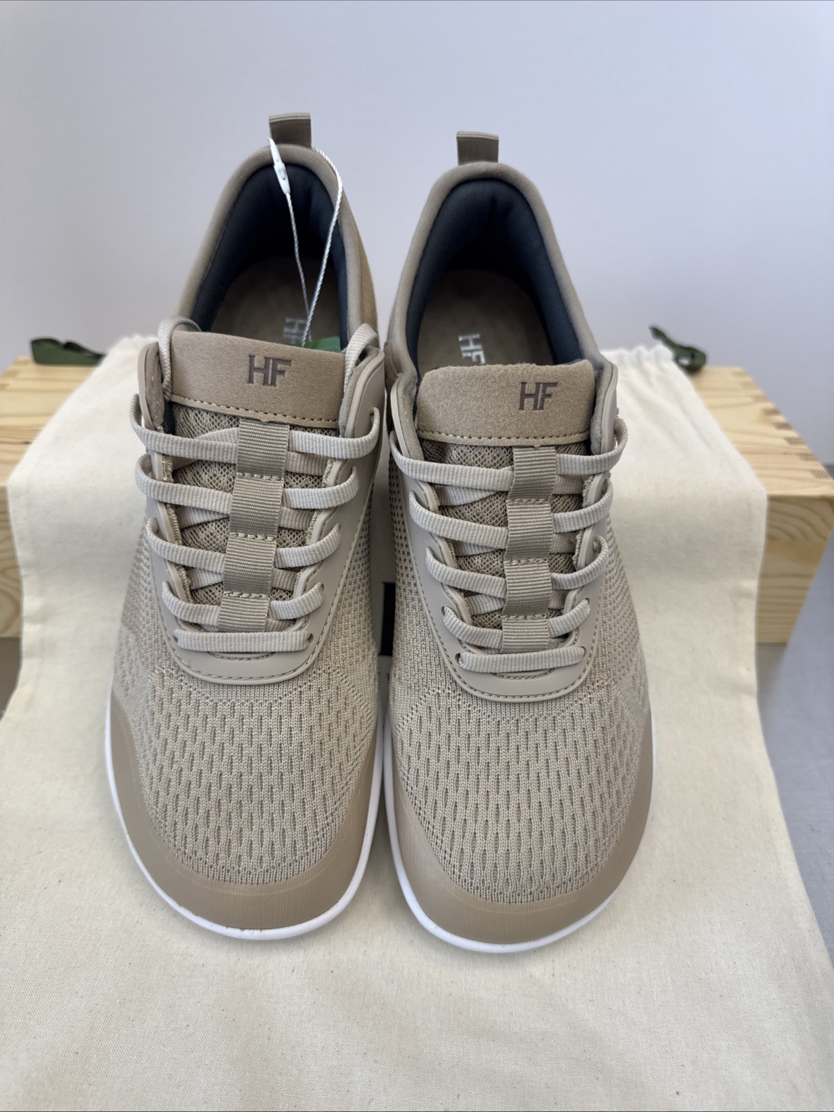 NWT Hike Footwear HF Stride Beige Barefoot Sneaker Unisex EU41 W10-10.5 M8-8.5