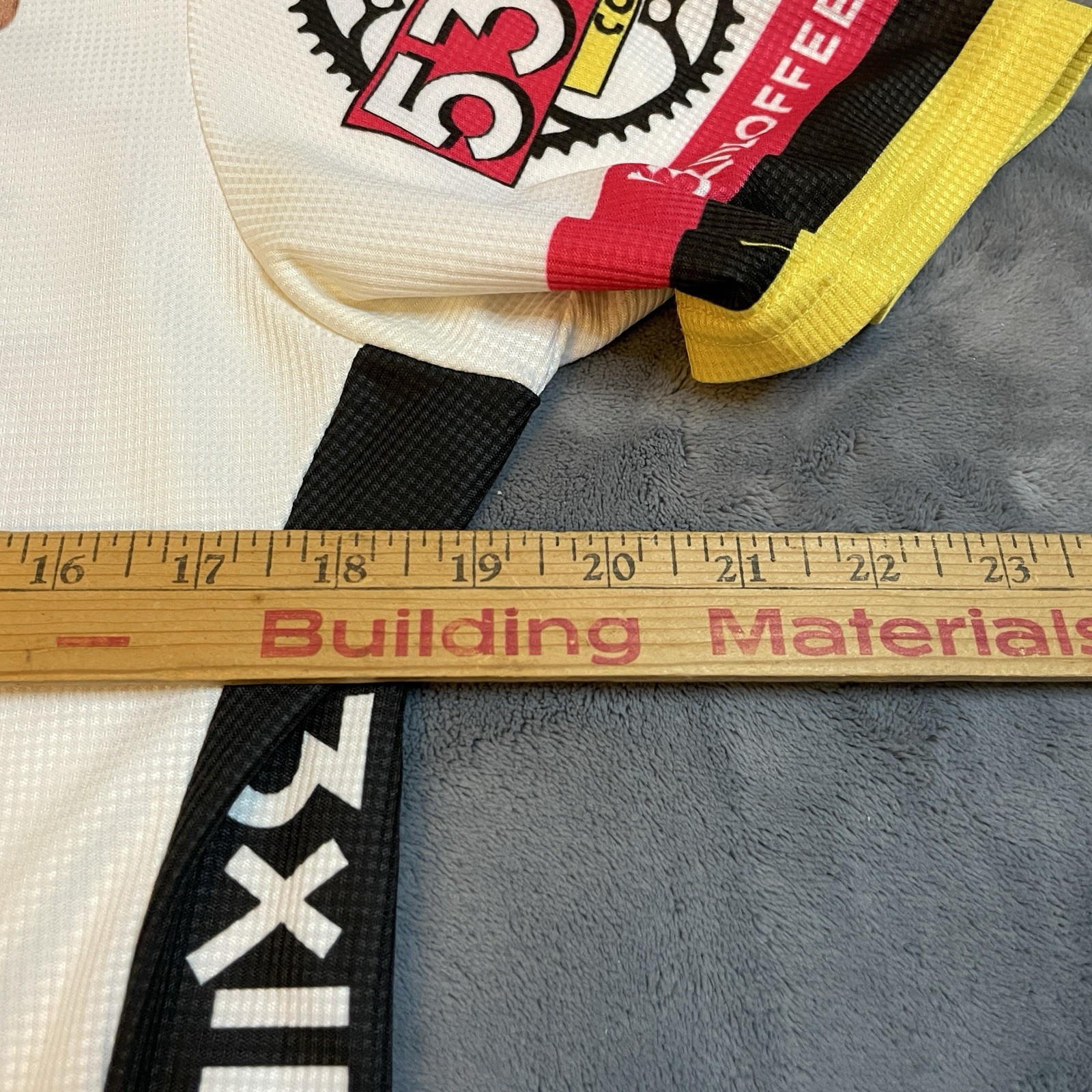 Vintage Cycling T-Shirt Mens Small Bicycle Biking 53×11 Coffee Sponsor Logos 90s