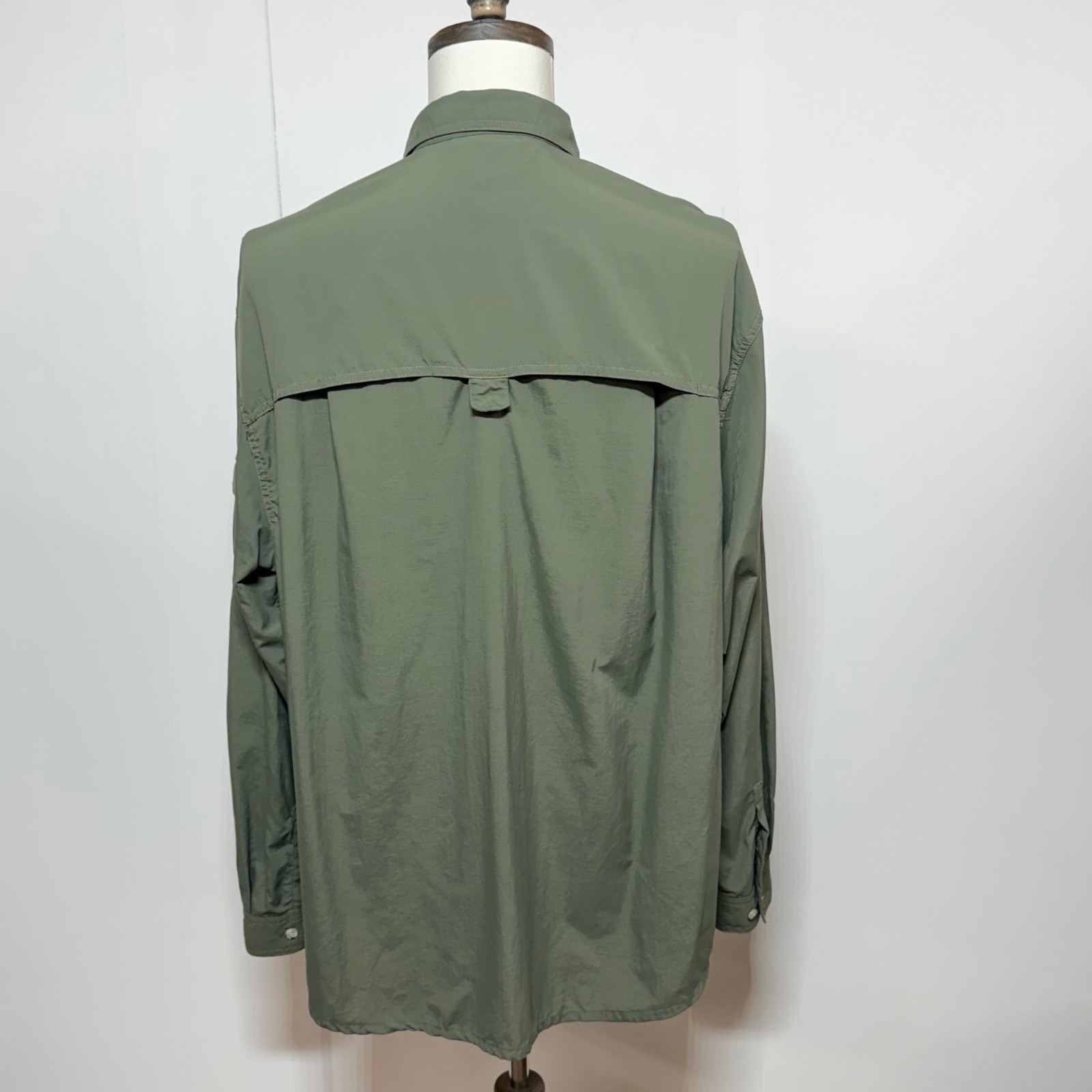 REI Shirt Mens XL Green Sahara Tech UPF 50+ Button Down Long Sleeve Nylon Hiking