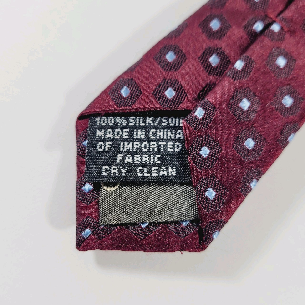 Calvin Klein Men’s Burgundy Red Silk Tie 3.5 Inches Wide
