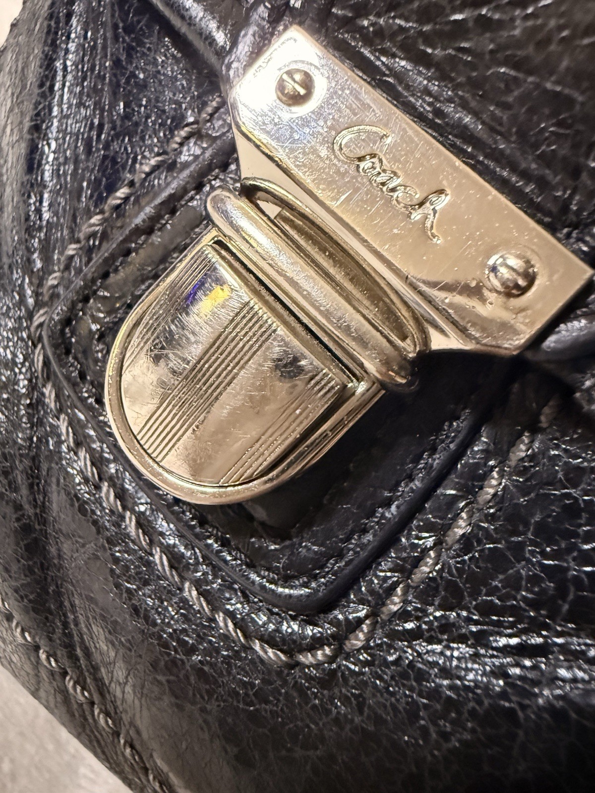 Coach Black Shoulder Bag Turn Lock Zip Top Detachable Strap Pockets Silver