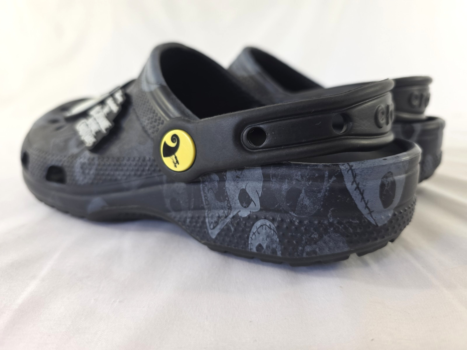 Crocs Disney’s Nightmare Before Christmas Jack Skellington Glow in the Dark W6M4