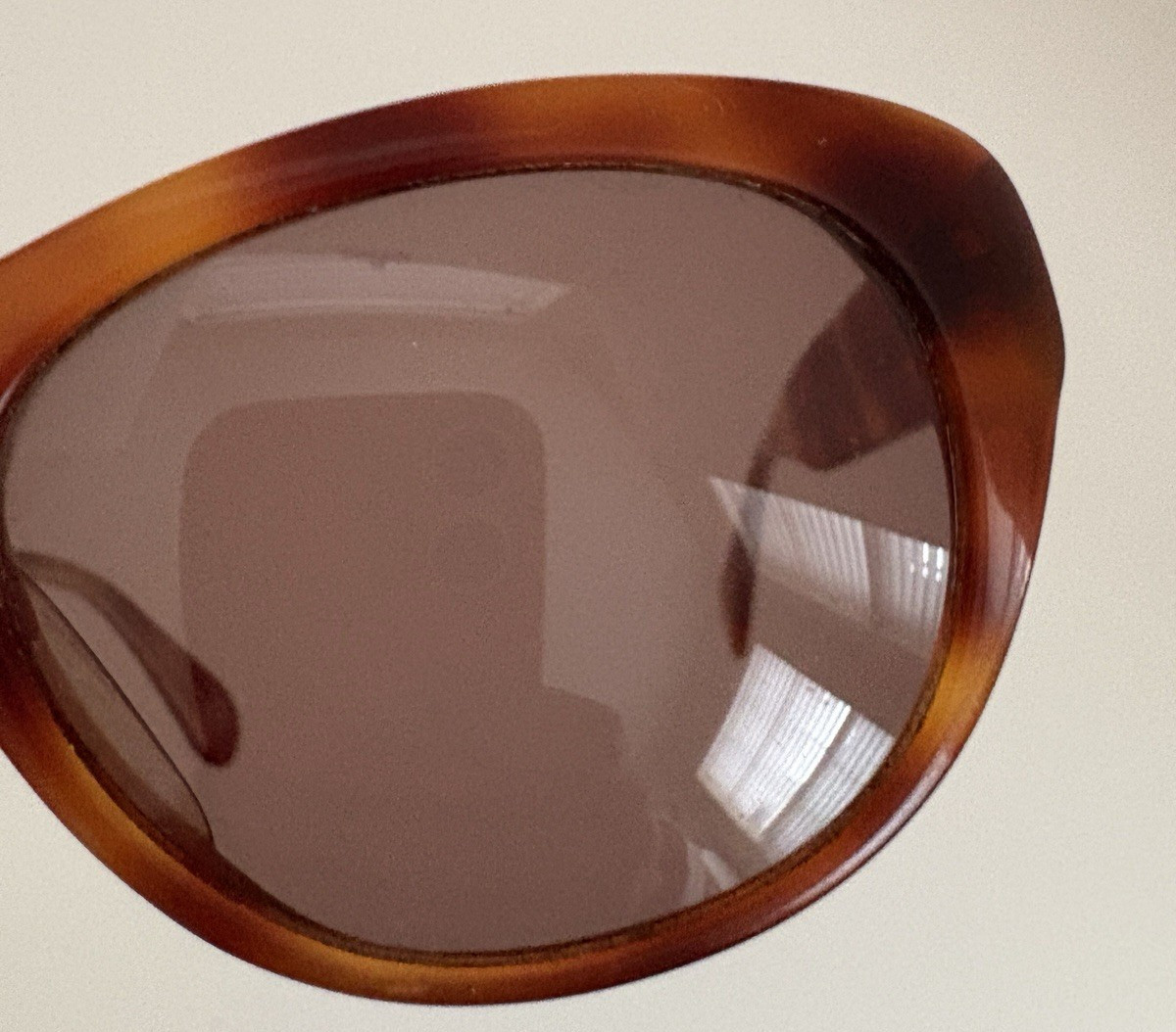 1980’s ADRIENNE VITTADINI Tortoiseshell Sunglasses/Amber lens/ Cat eye?- AV/102