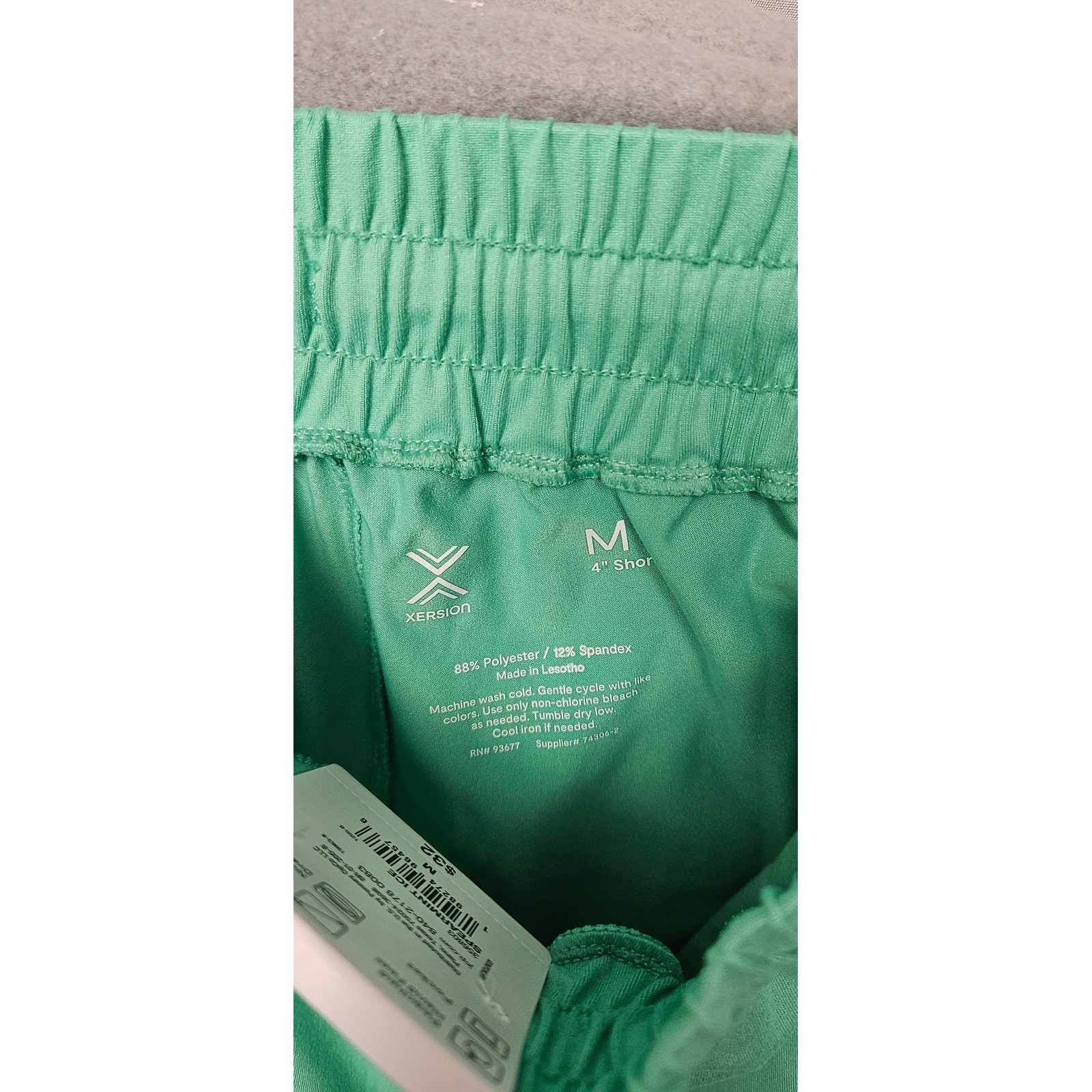 Xersion Womens Spearmint Ice Green Athletic Shorts Size M 4 Inch Inseam Pockets