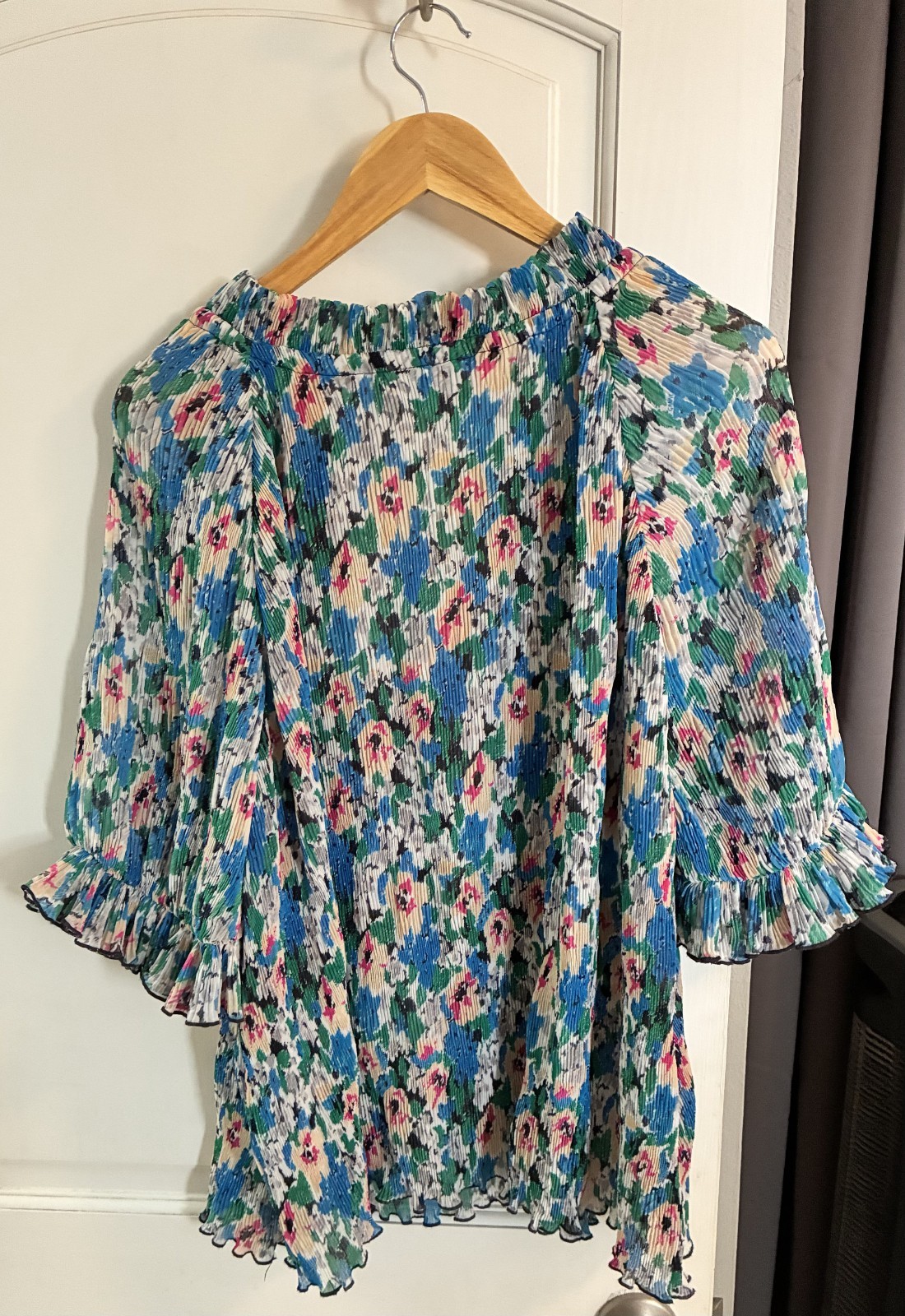 NWT Ganni Women’s Blue Green Multi Floral Pleated Georgette Top Blouse 40 US 8