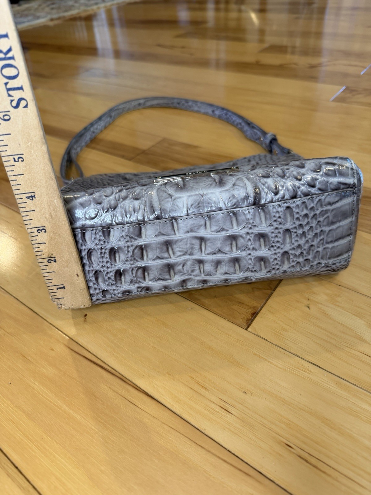 Brahmin Melbourne Gray Croc Embossed Leather Shoulder Bag Purse Gold Hardware