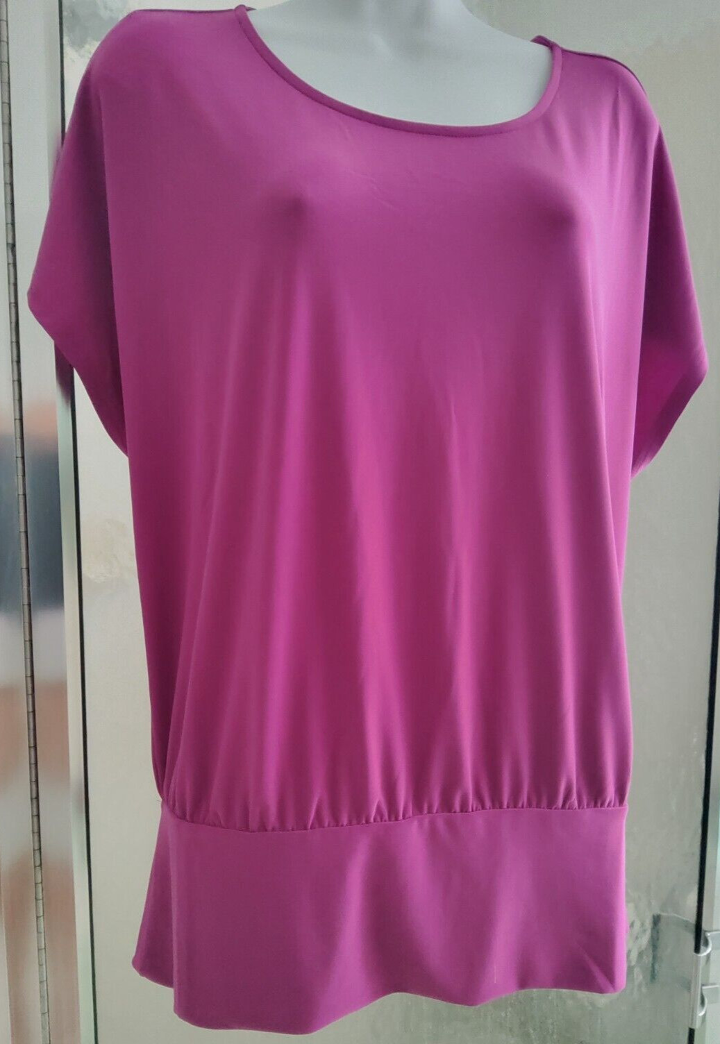WHITE HOUSE BLACK MARKET *PARTY TIME* BANDED HEM TOP-LARGE-PINK-KNOT BACK-**NEW*
