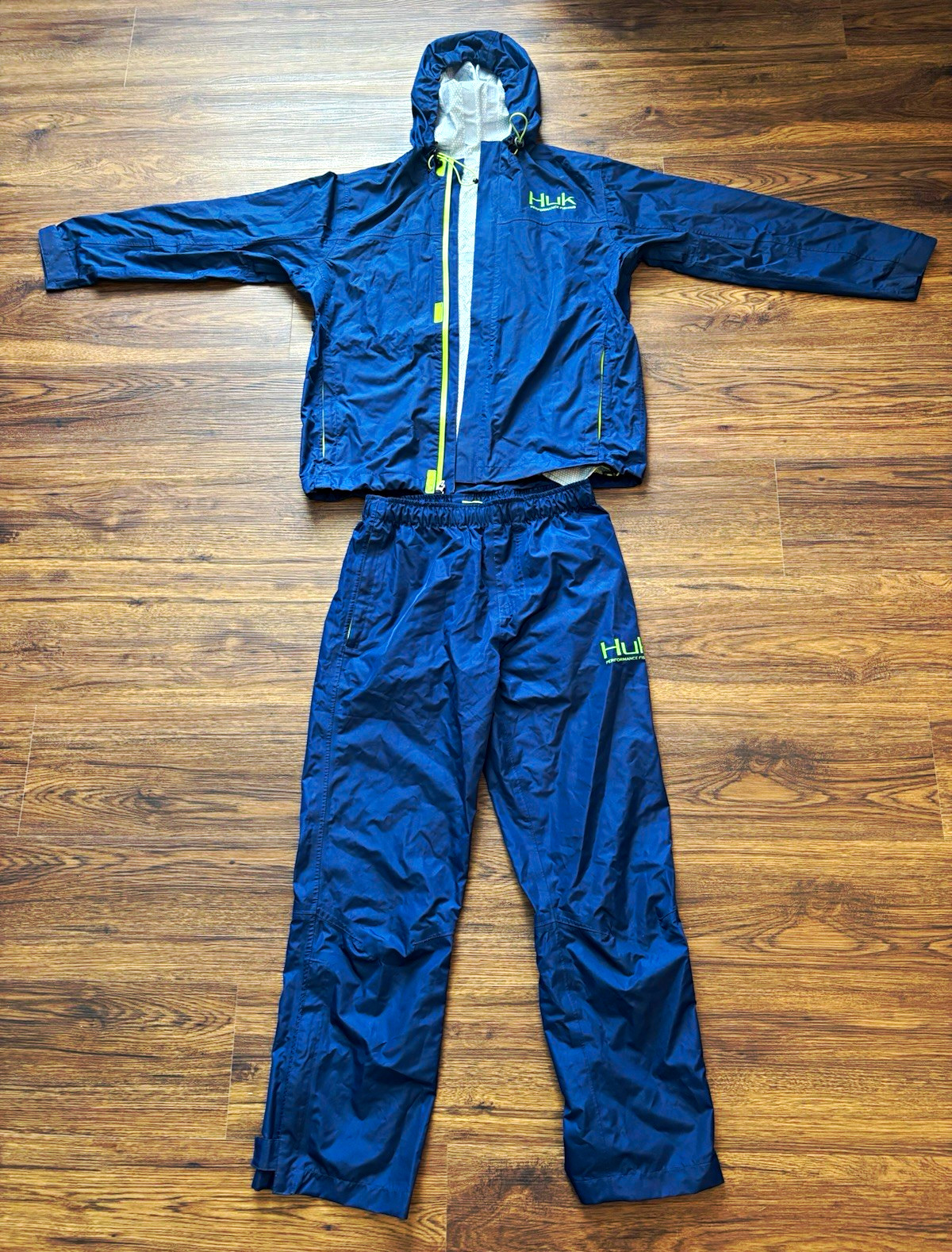 Huk Men’s Hooded Water Resistant Tracksuit Blue L 2pc Jacket & Pants