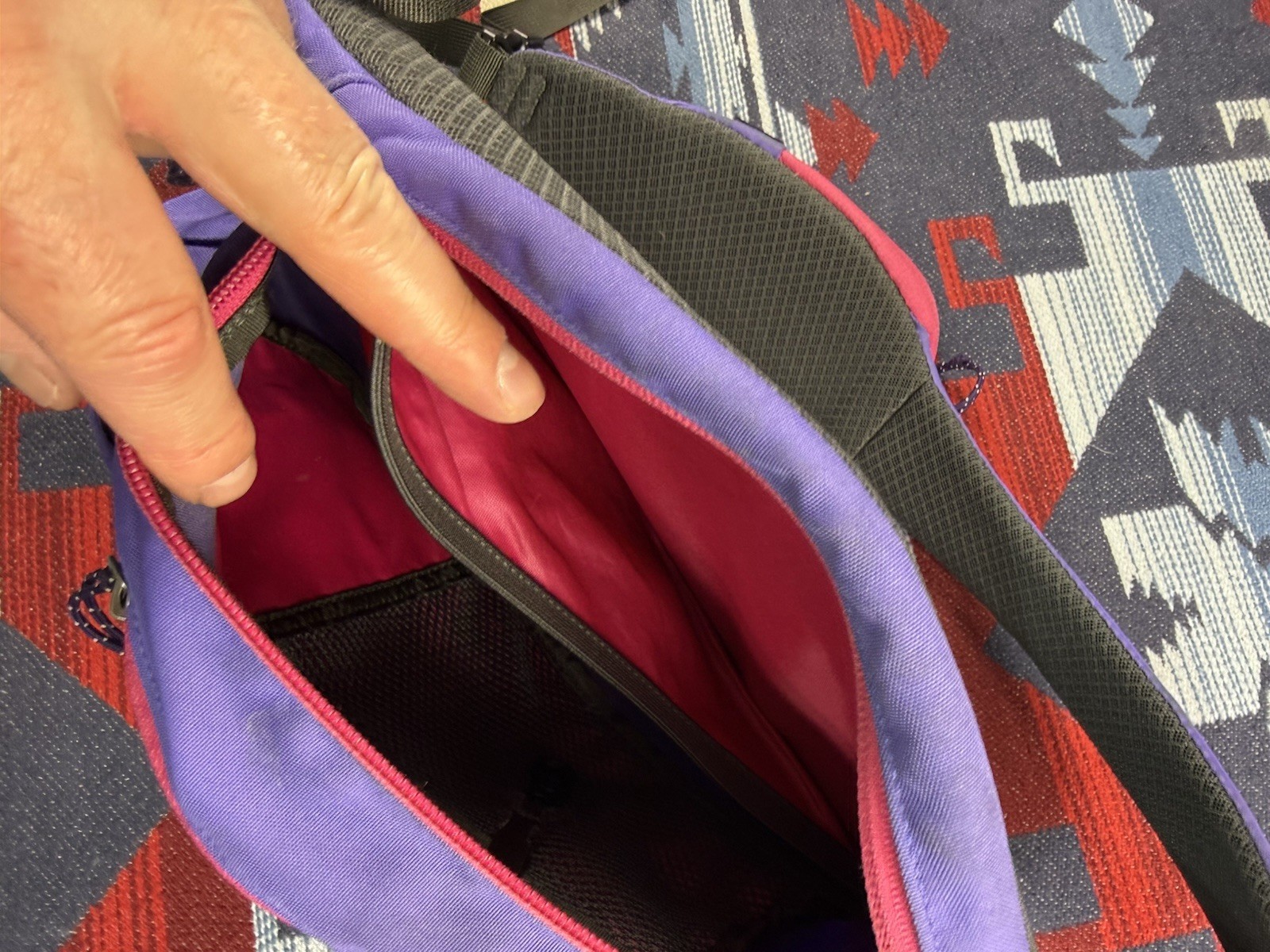 Patagonia Atom Sling 8L Women Bag Outdoor Purple Violet Rare Color Carry On Pack