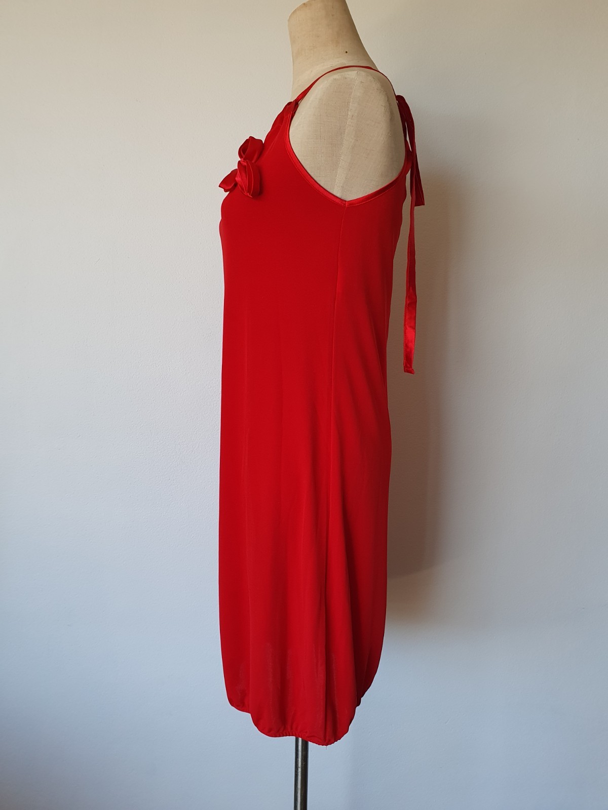 red dress BENETTON size S 3D flowers
