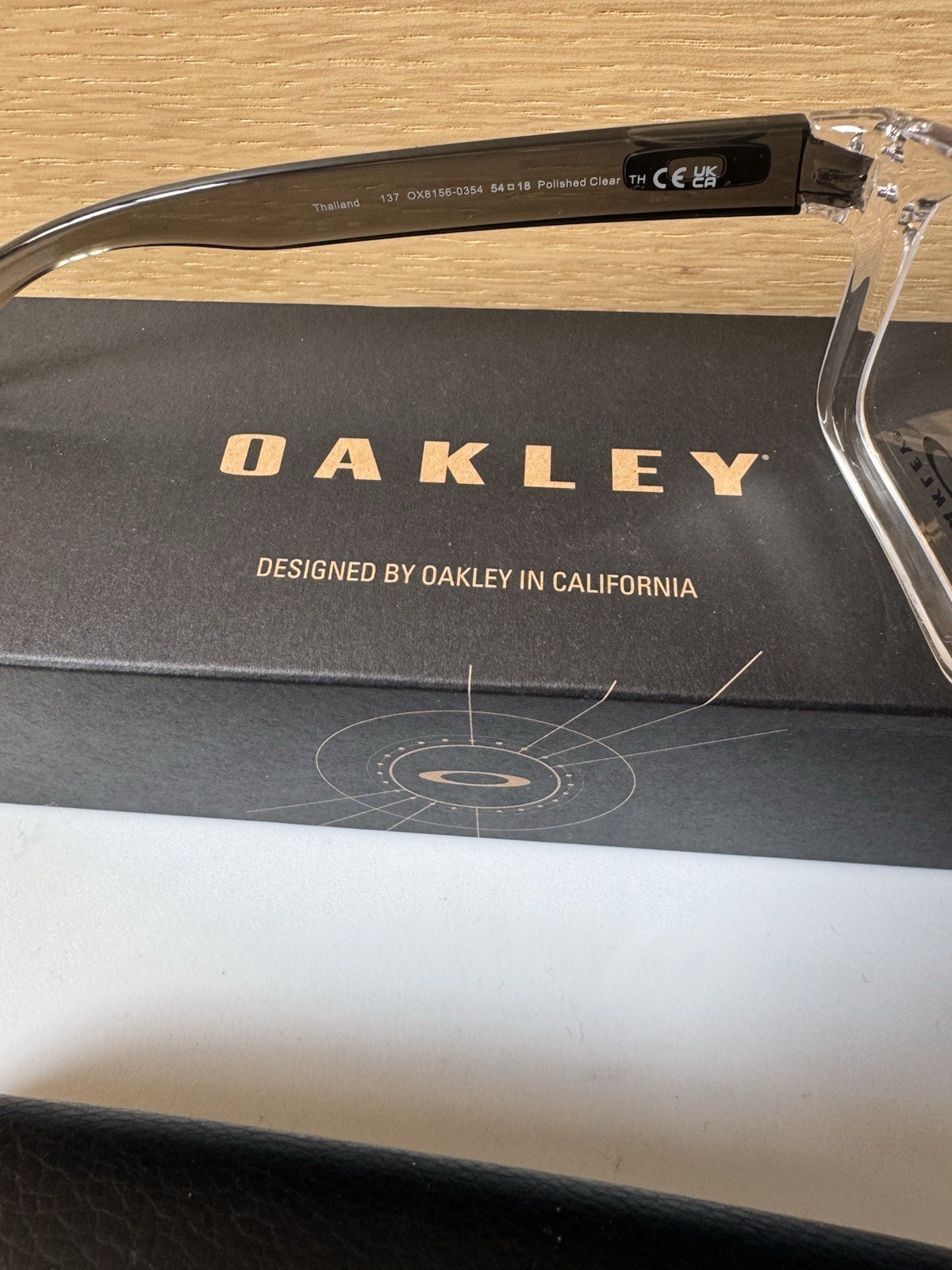 Oakley Holbrook Polished Clear Frame M (131mm) Fit Regular – High Bridge Fit