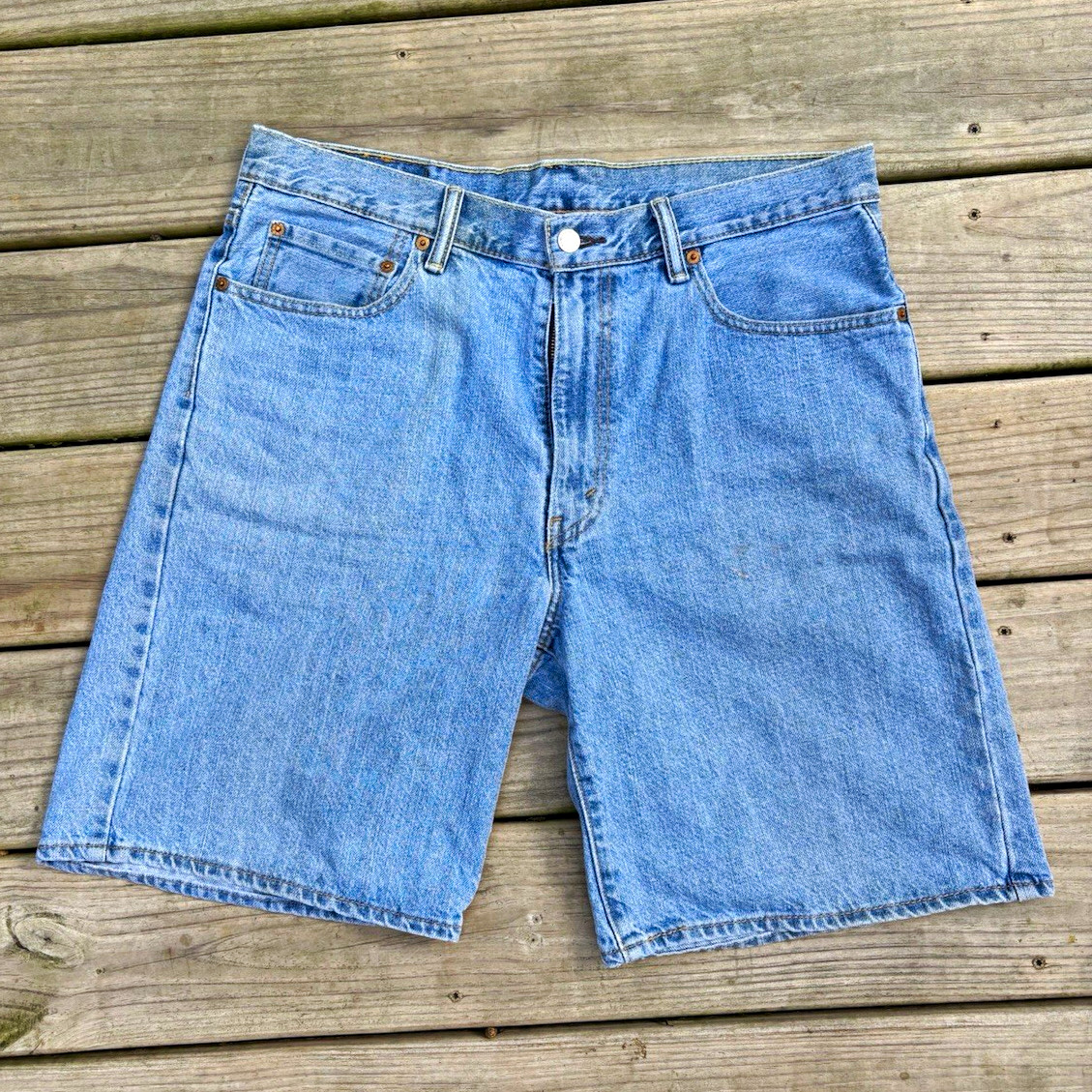Levi’s 550 Men’s Light Wash Blue Denim Jean Shorts Regular Fit 5-Pocket