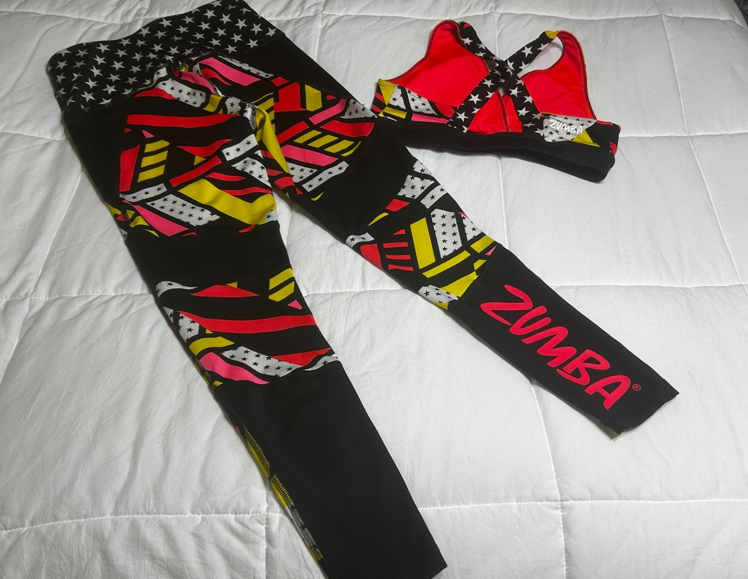 ZUMBA 2 Pc. Set! High Waisted Leggings + Sports Bra. Multi-color. zipper waist