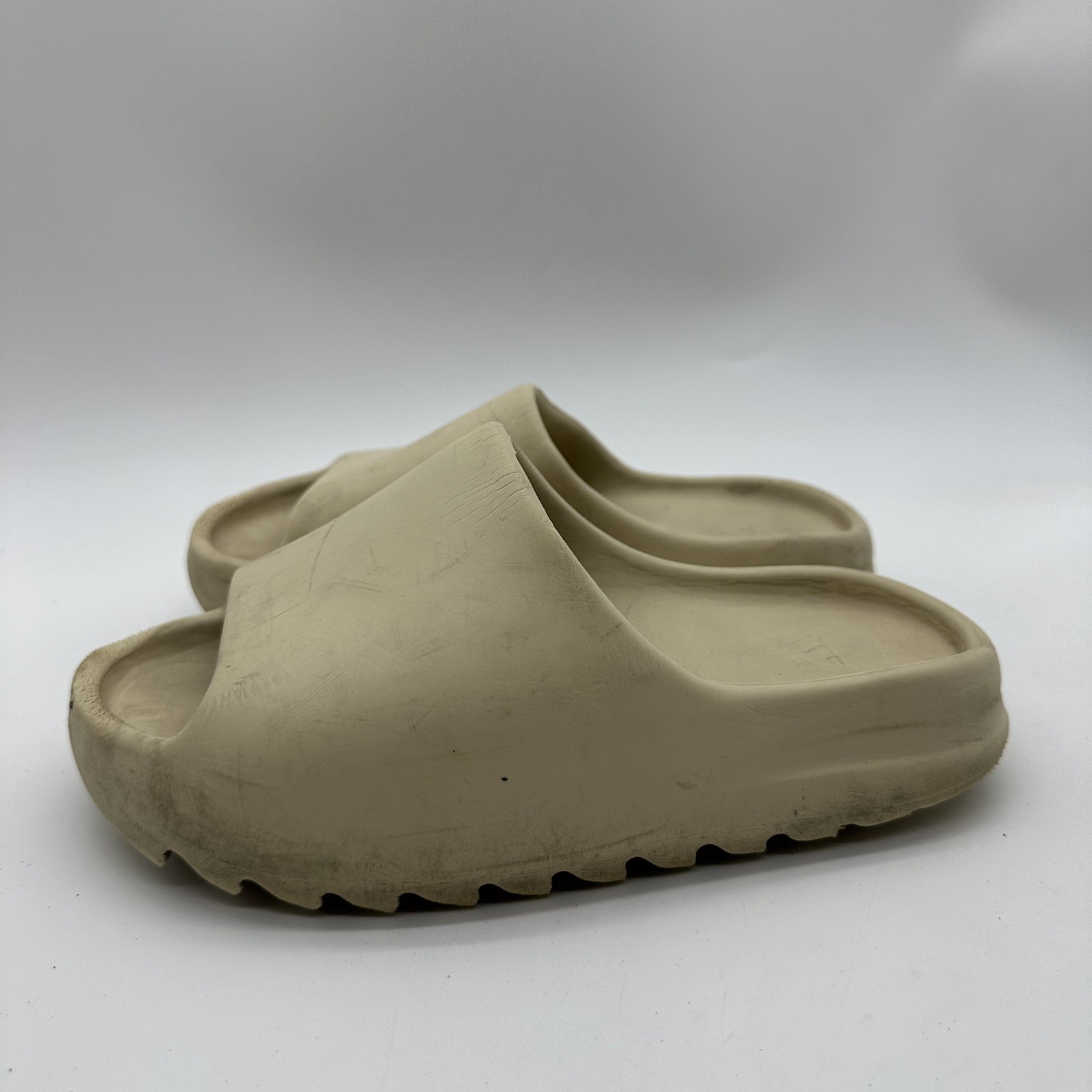 adidas Yeezy Summer Slides Men’s ‘Bone Restock’ Sneakers US Size 4