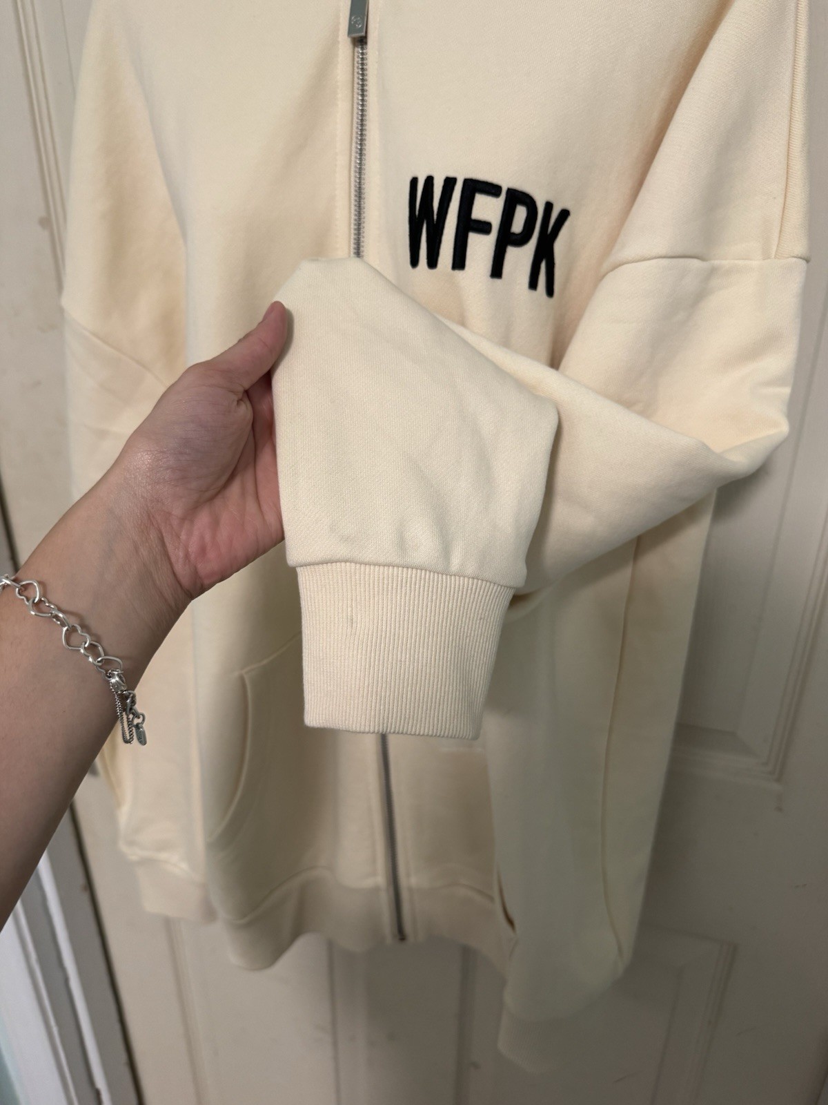 WOLFpak Cream Zip Up Hoodie Medium Oversized WFPK Never Average