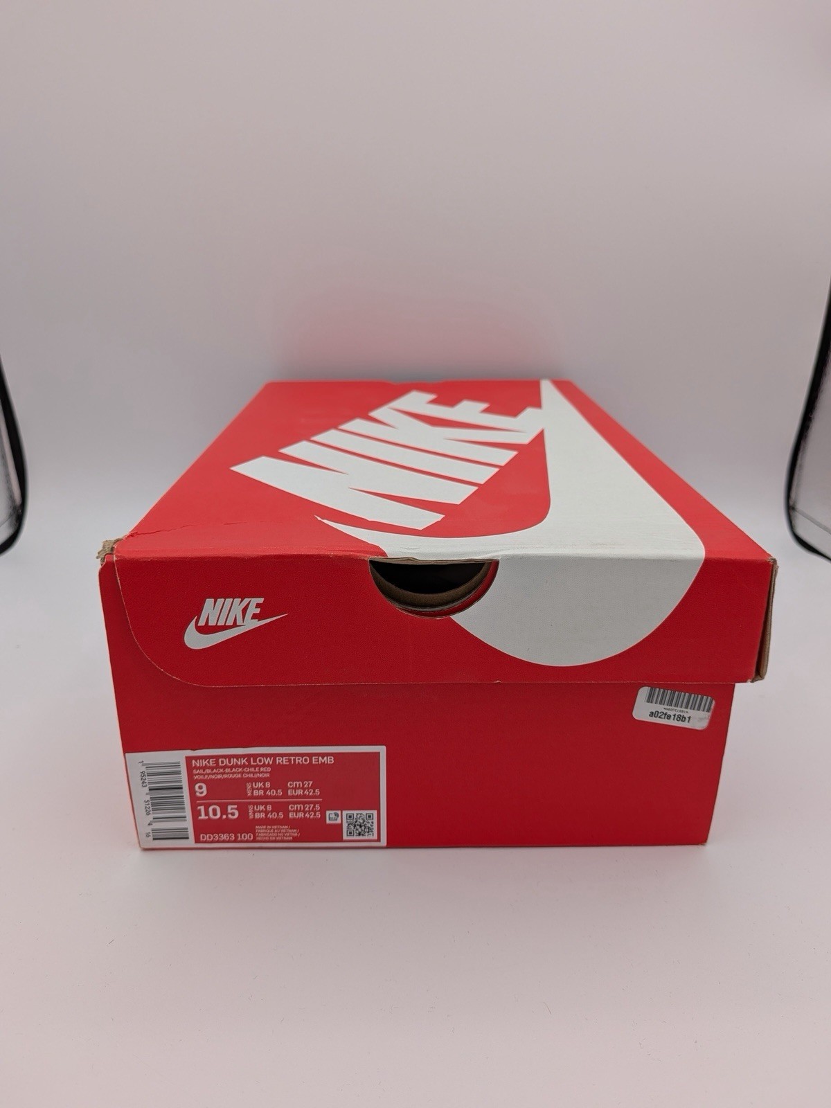 Nike Dunk Low EMB NBA 75th Bulls Sail/Black/Red DD3363-100 Size 9M/10.5W Used