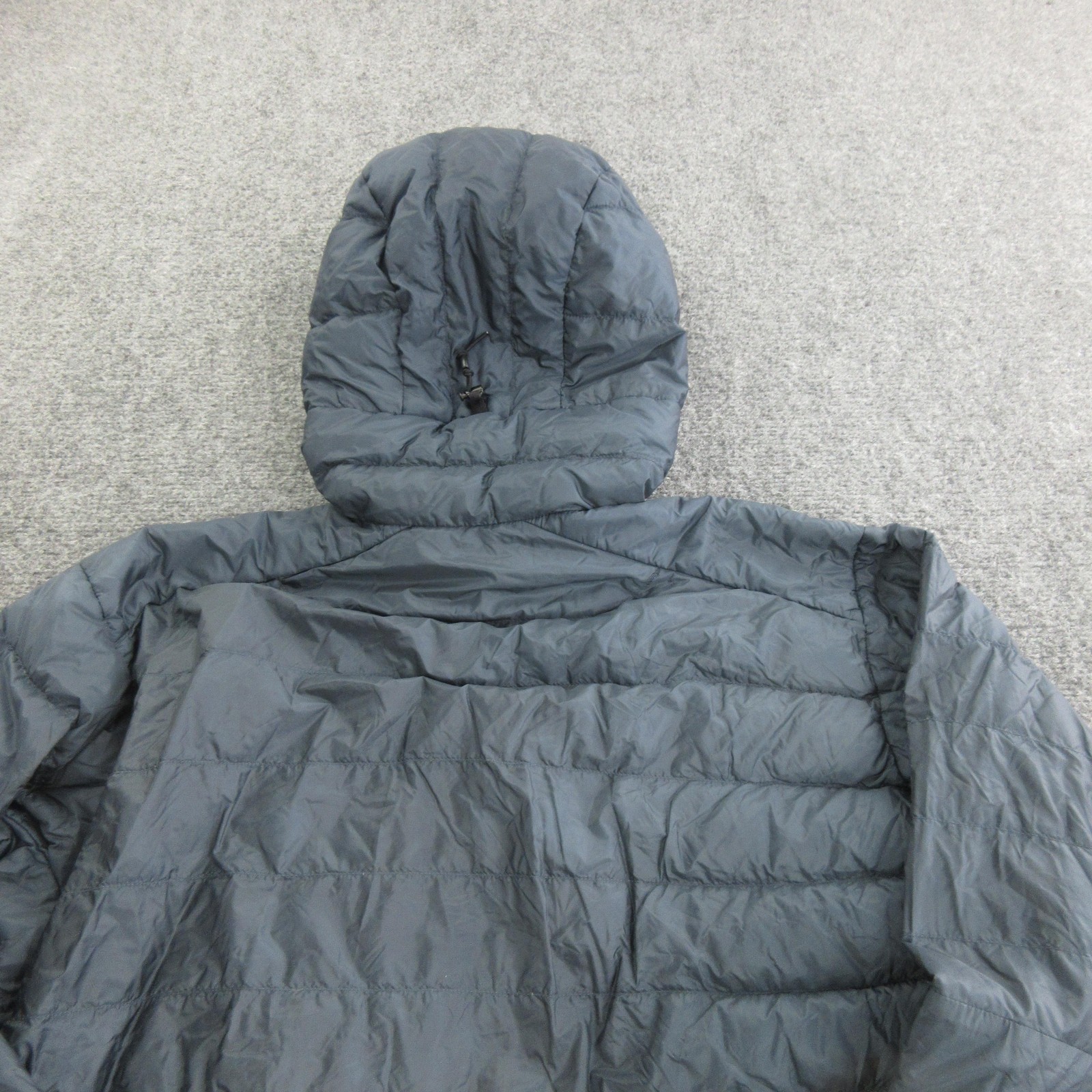 Arc’teryx Down Jacket Mens Medium Gray Hooded Full Zip Lightweight Puffer Hiking