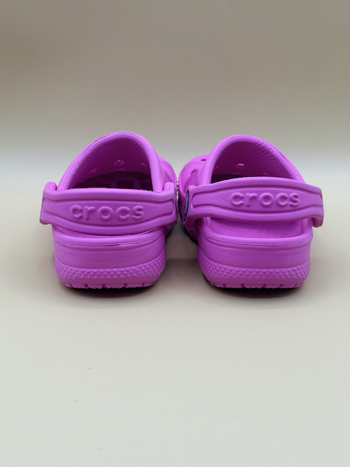 Crocs Classic Clog Unisex Kids Purple Size 5C Slip-On Rubber Clogs
