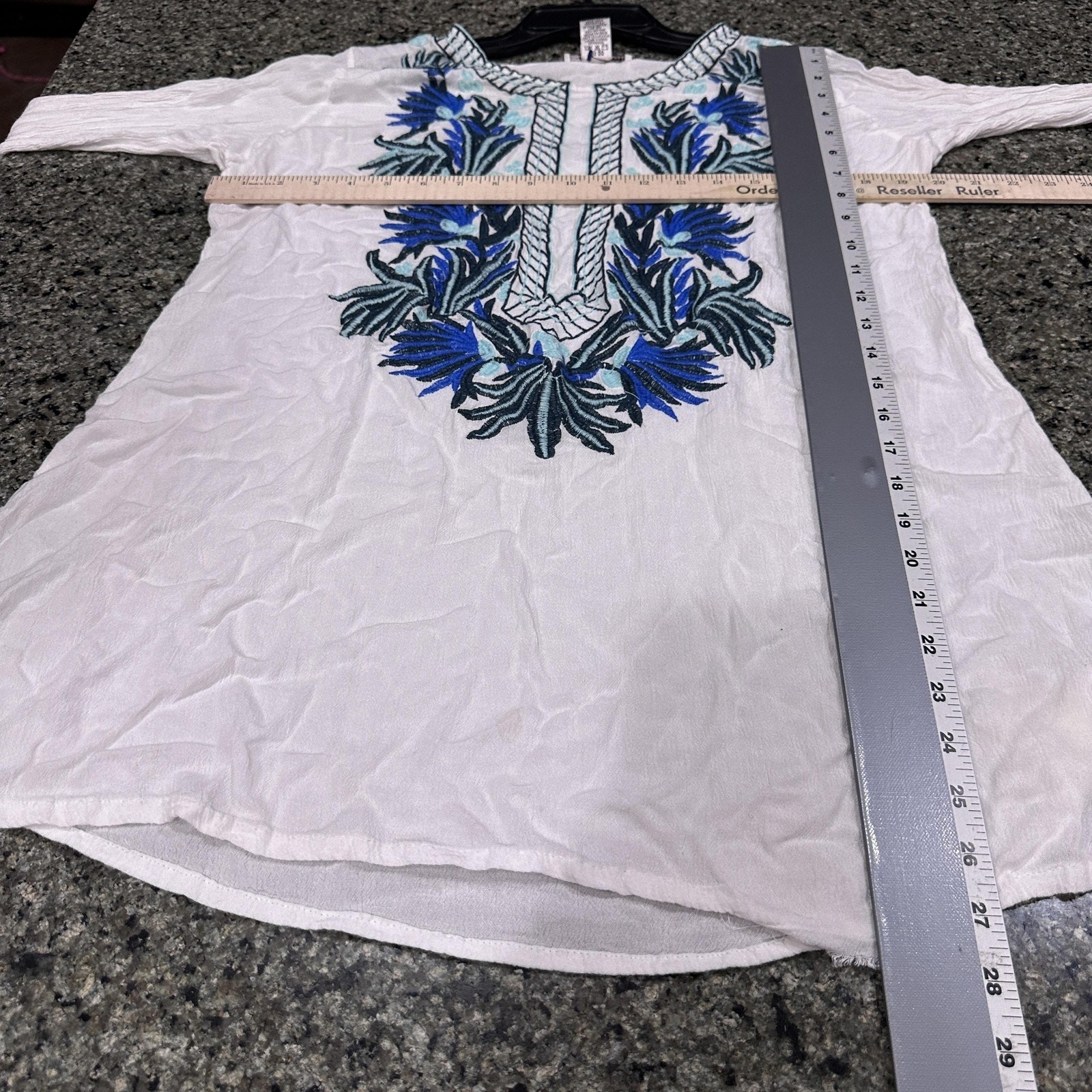 Cute Options Tunic Blouse Size Large White Blue Embroidered Boho Top FLAW