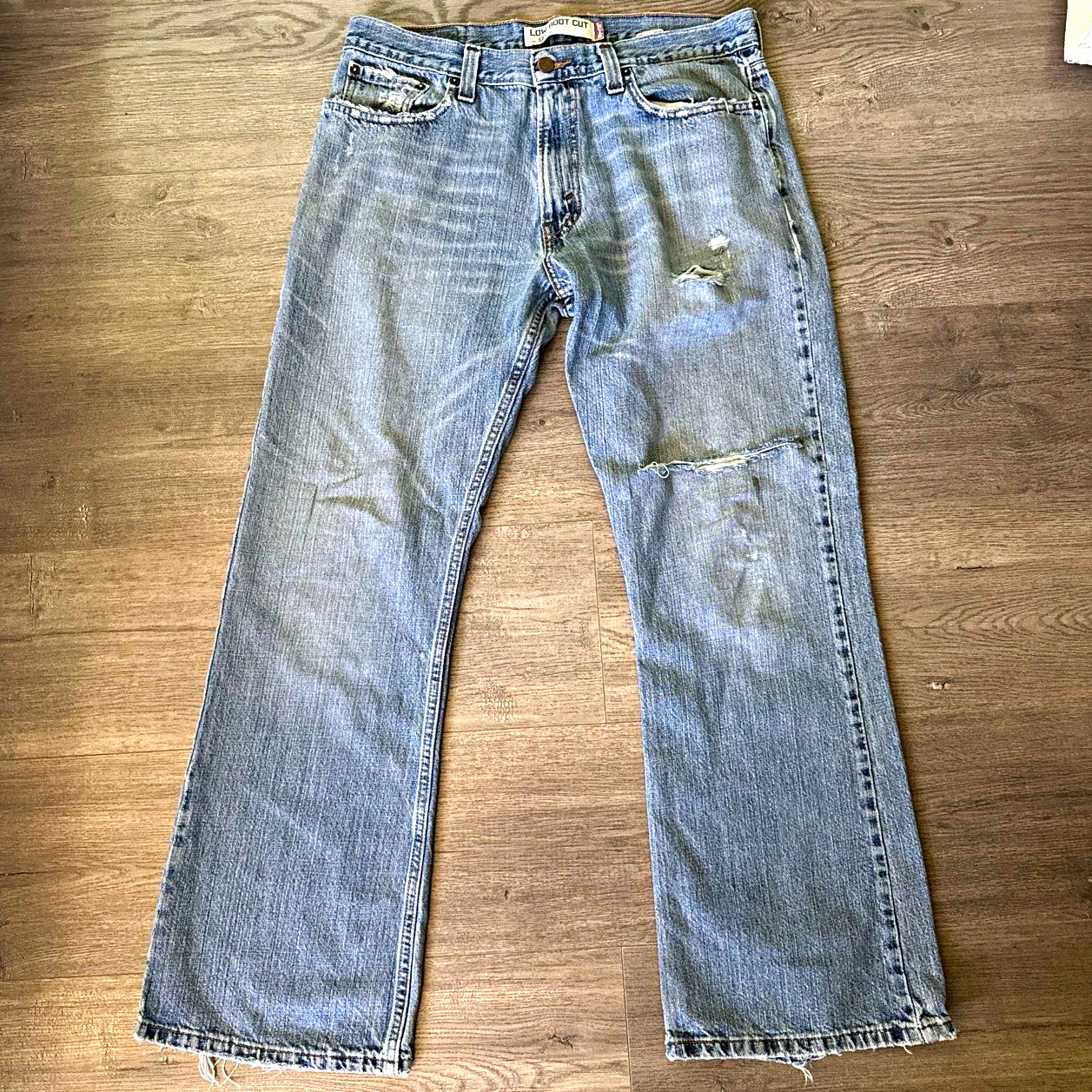 Levi’s 527 Men’s Light Wash Bootcut Low Rise Cotton Denim Jeans 5-Pocket