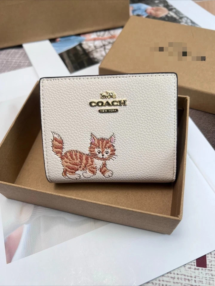 Snap Wallet with Dancing Kitten Cat CC472 White Outlet New