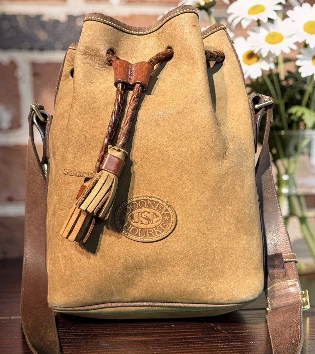 Dooney Bourke Vintage Saddle Tan Brown Bucket Drawstring Sac Bag Nubuck Leather