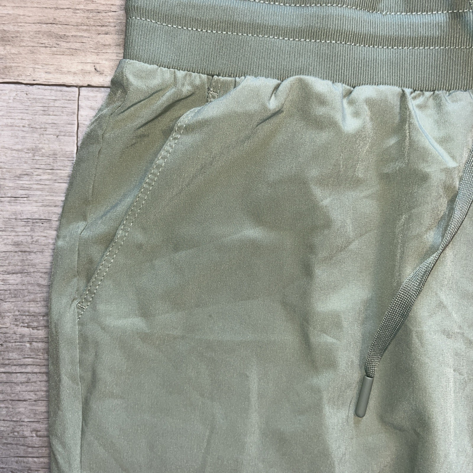Woman’s Kyodan Capris Sage Featherweight Ultra-leger Pants G/L