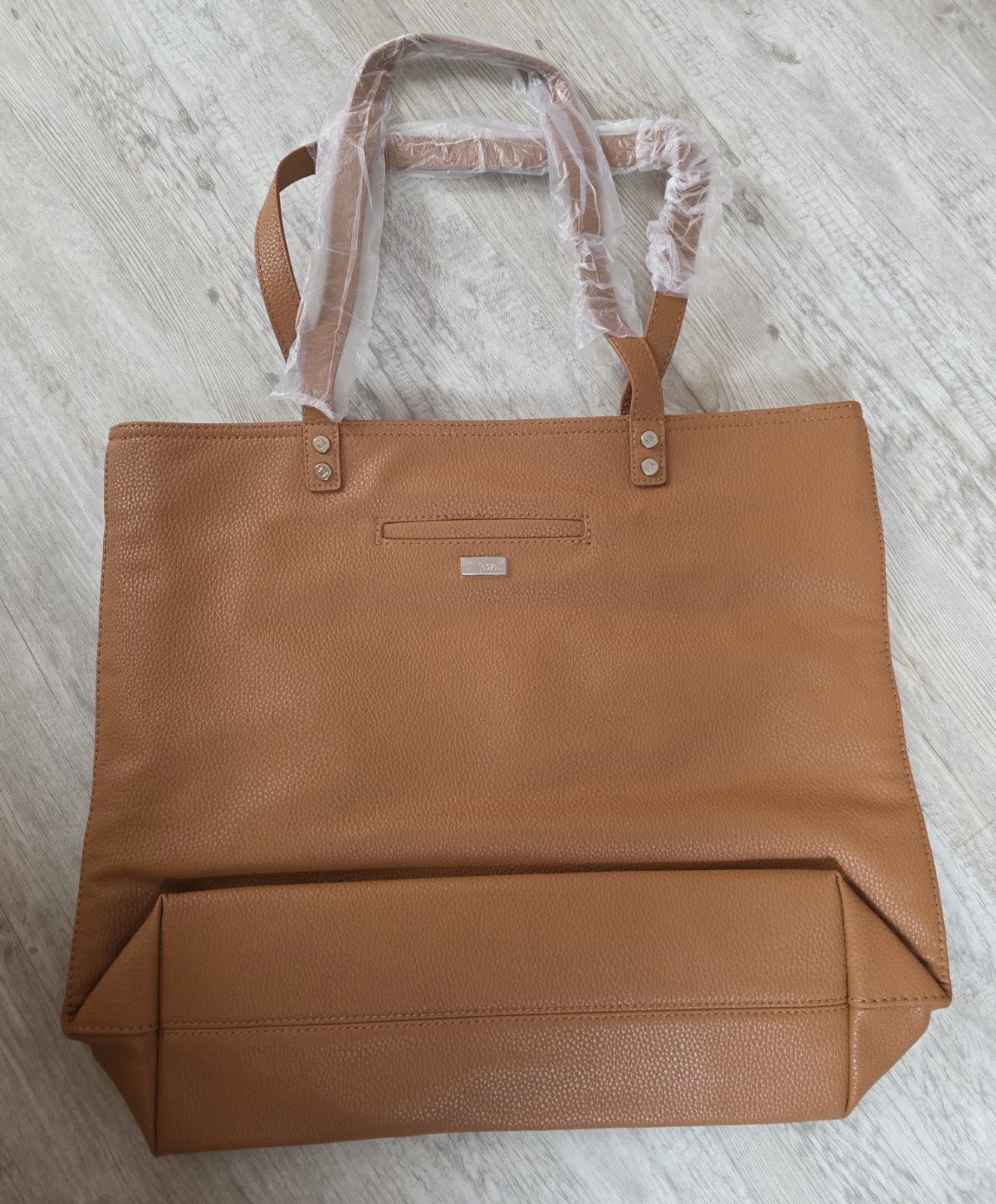 Thirty-One Large Tote Bag Brown Pebbled Monogram w/Letter B & w/ Wristlet Strap