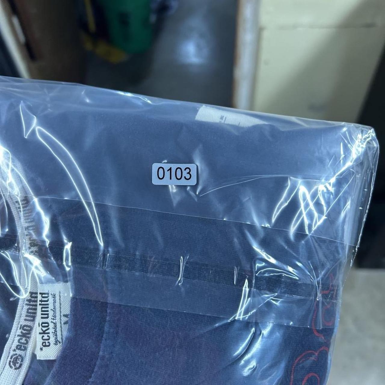 Y2K skate grail Ecko Unltd navy blue tee with textured patchwork on size M