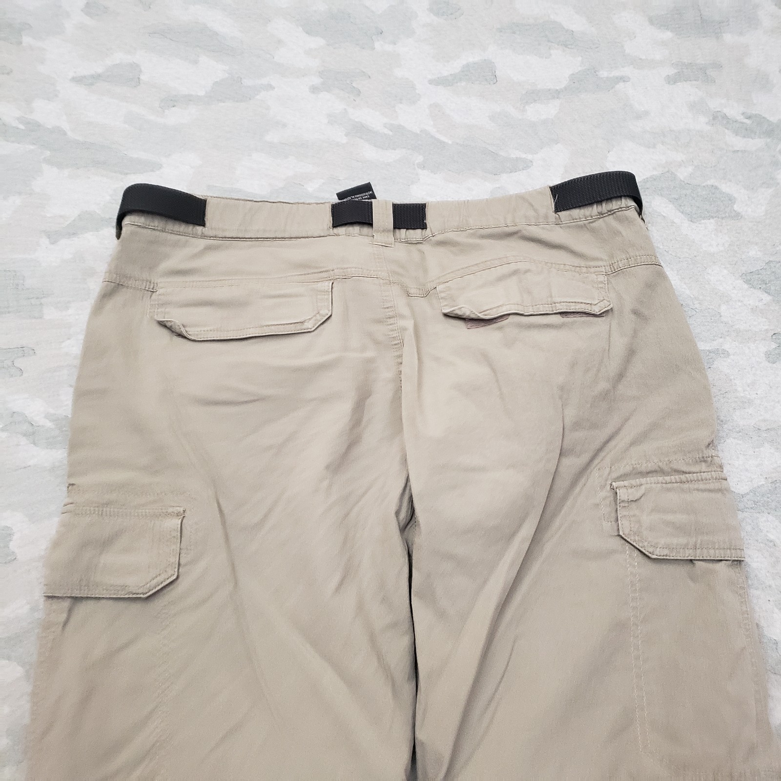 B.C Clothing Convertible Pants Mens XL/30 Tan Cargo Pockets Belted Outdoors