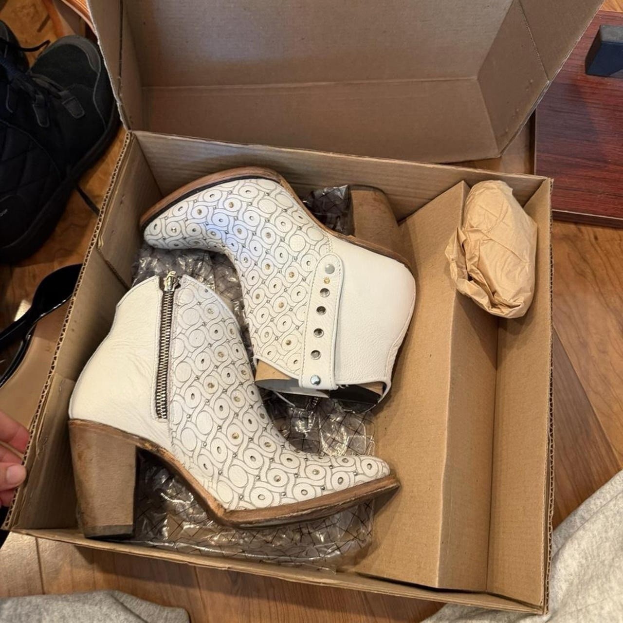 Cuadra Barcelona 3F65RS White Leather Western Studded Zip Ankle Bootie 7
