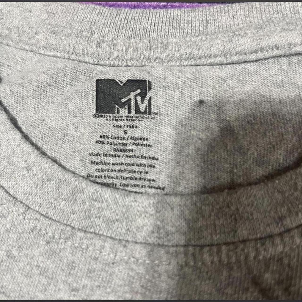 Y2K 90’s small Grey MTV Music Television Tshirt