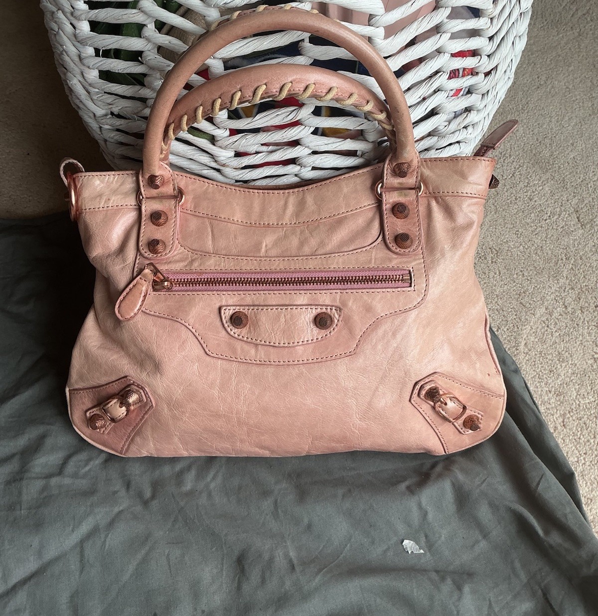 Classic city bag in Pink leather size small