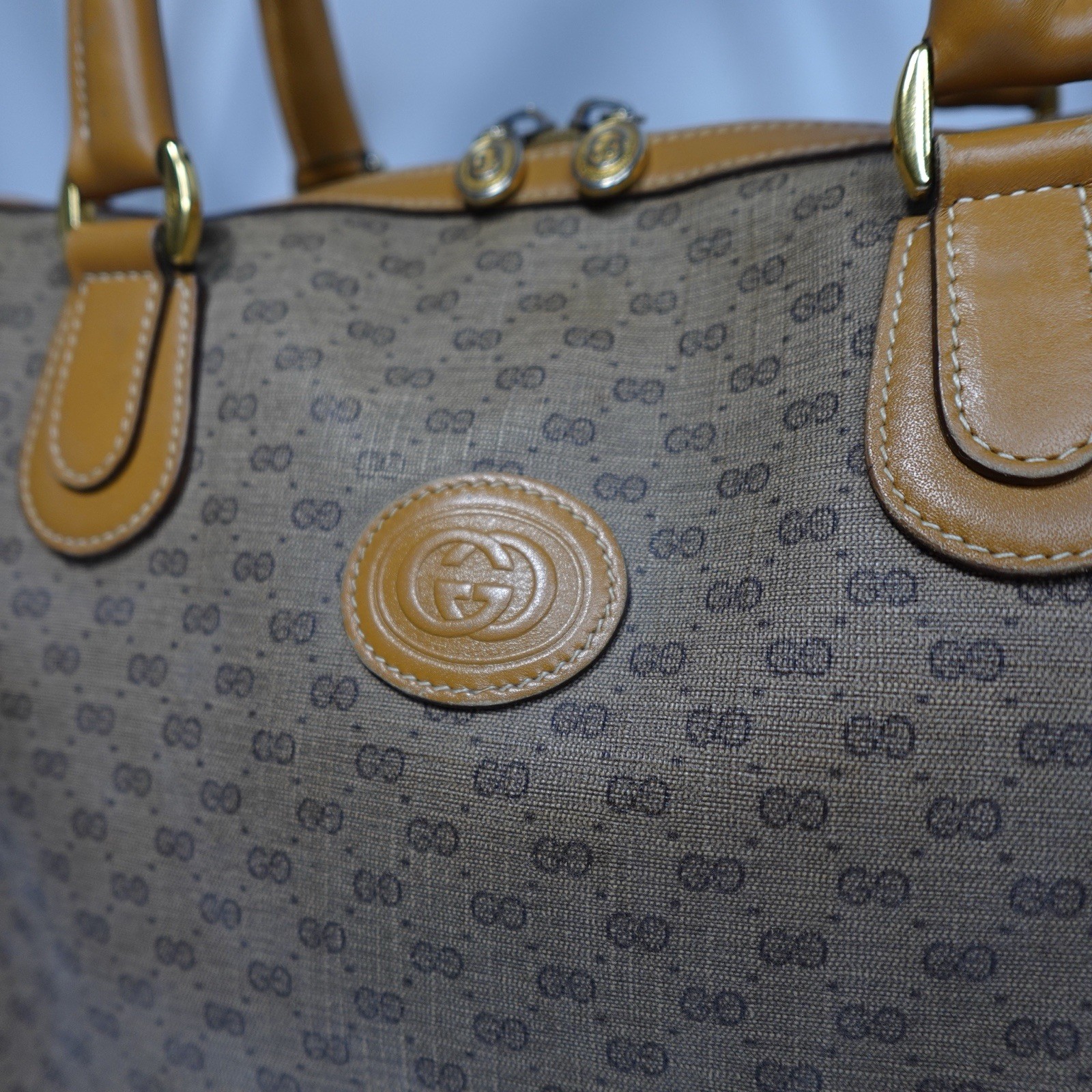 Vintage Gucci GG Supreme Monogram Boston Bag Tan Leather Italy Need Light Repair