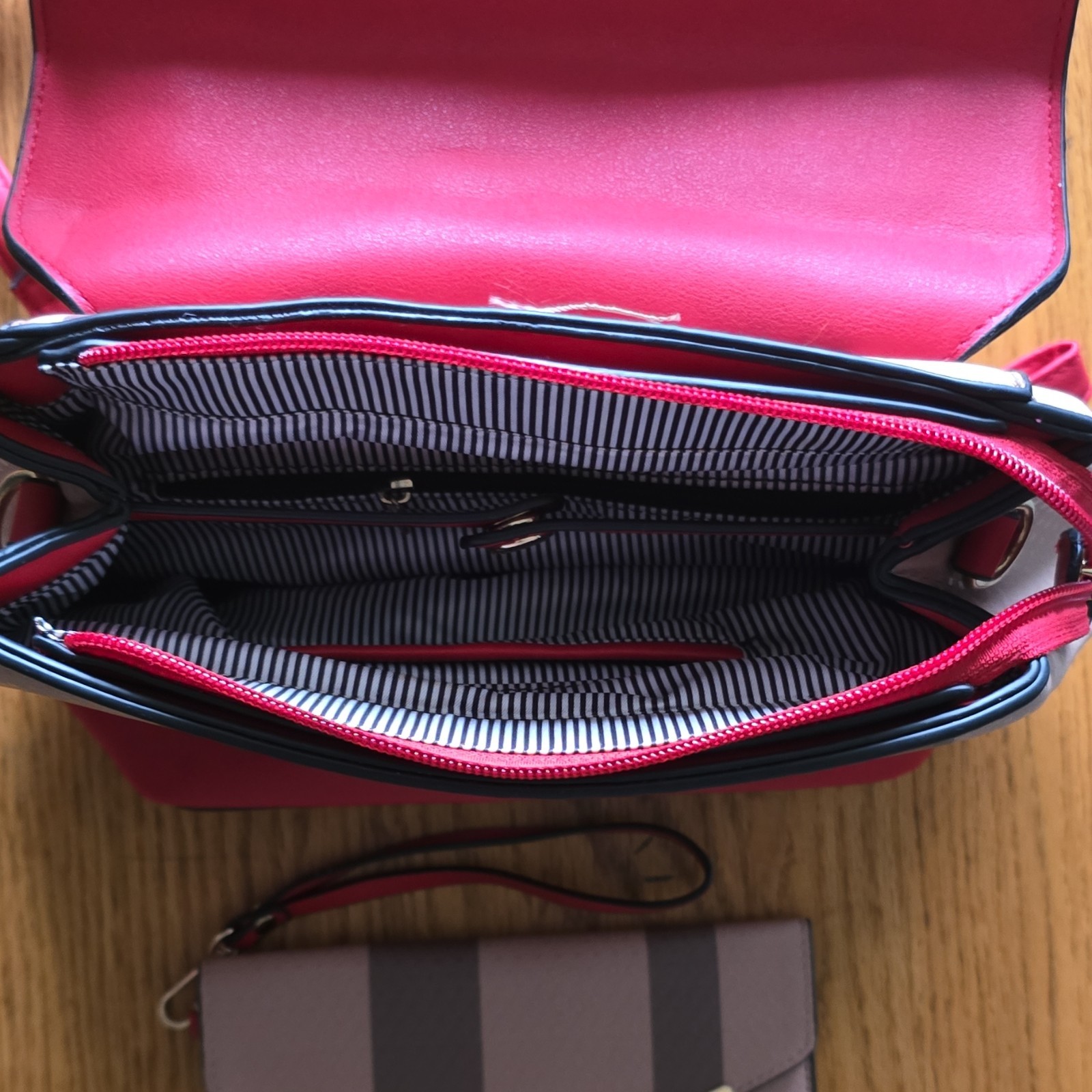 Women’s Pink Gray Black Check Backpack Purse Zip Push Lock w/ Pouch Silver
