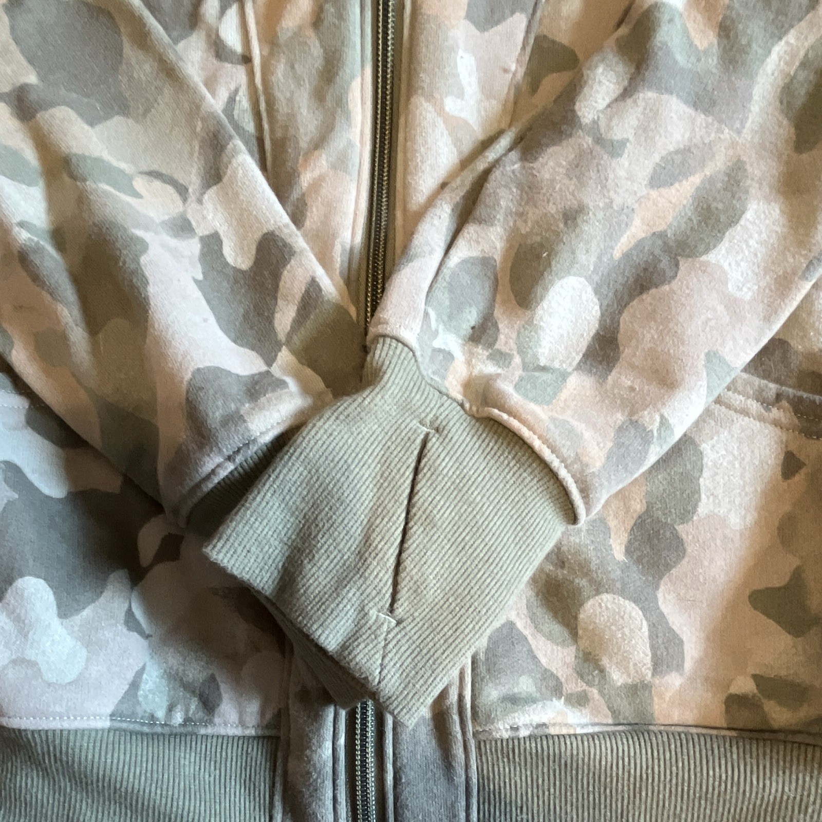 All in Motion Boys M (8) Hooded Full Zip Camo Hoodie Outdoor Green/Gray/Beige