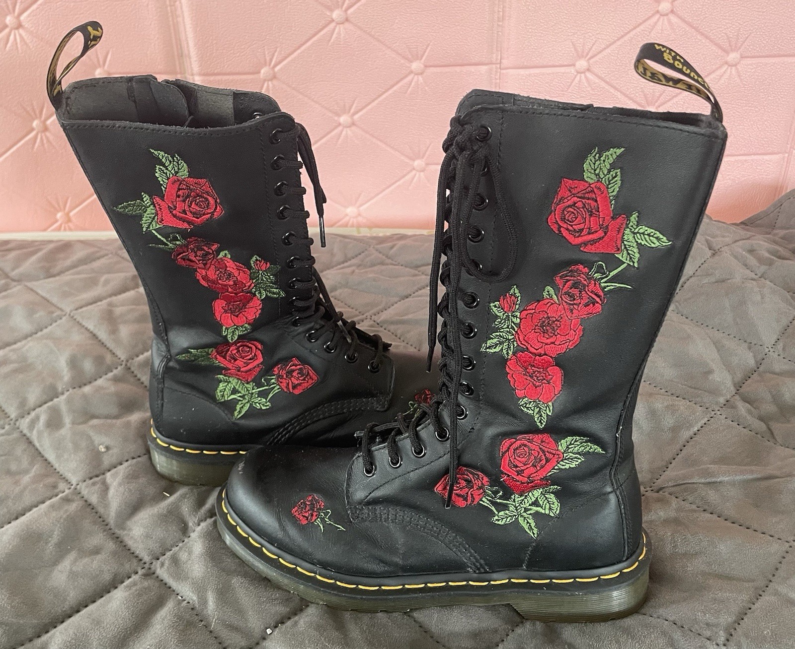 Brand New Dr. Martens 1914 Vonda Black Leather Floral Embroidered US 8.5