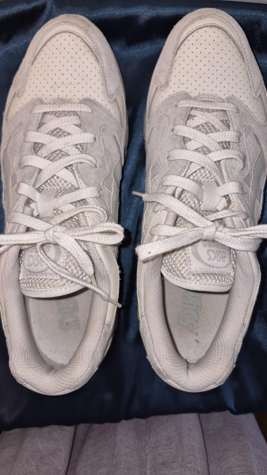 Asics Men’s Gel Diablo Shoes Size 11. Excellent Condition. White And Silver.