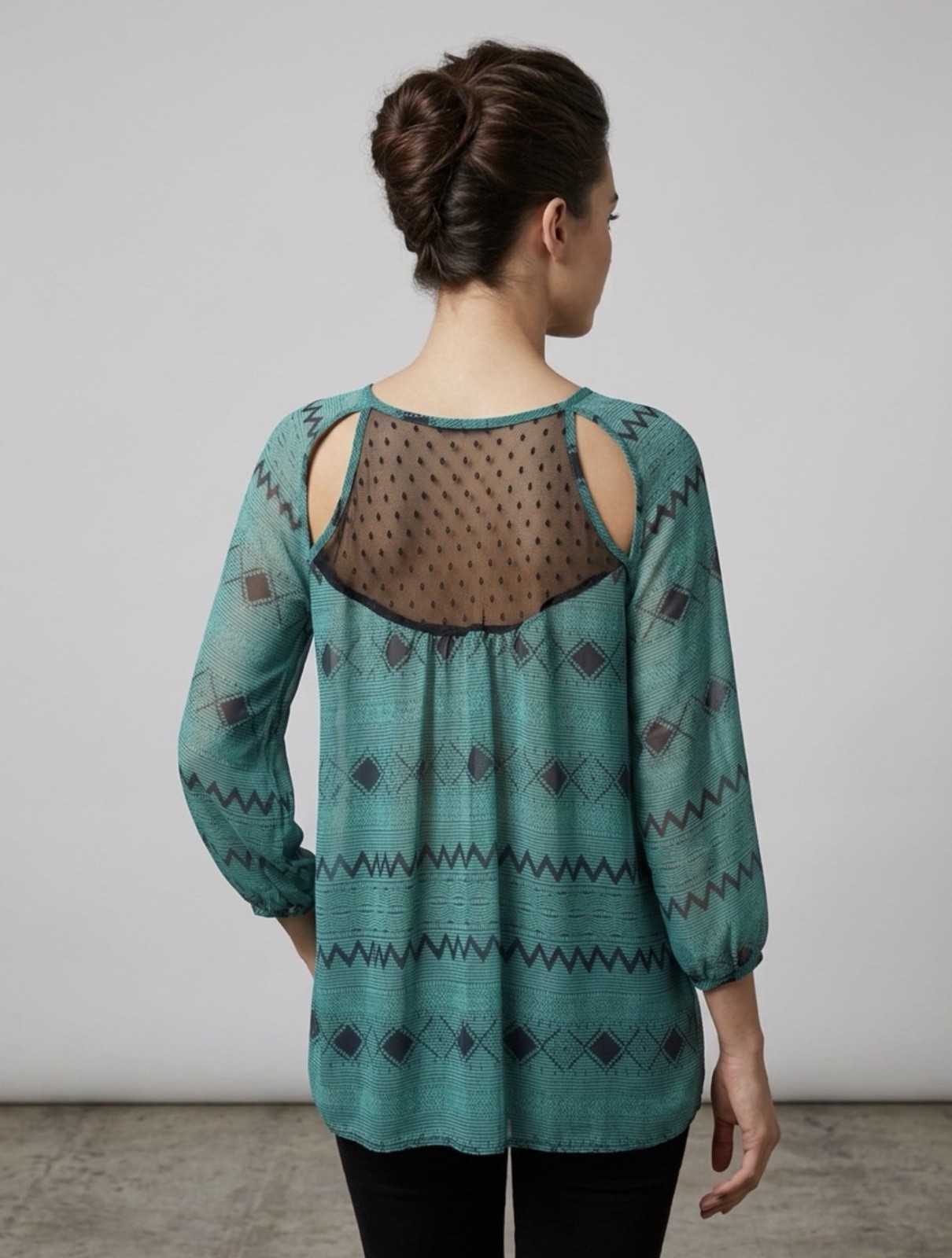 Soprano Women’s M Green/Black Geometric Scoop Neck 3/4 Sheer Mesh Yoke Blouse