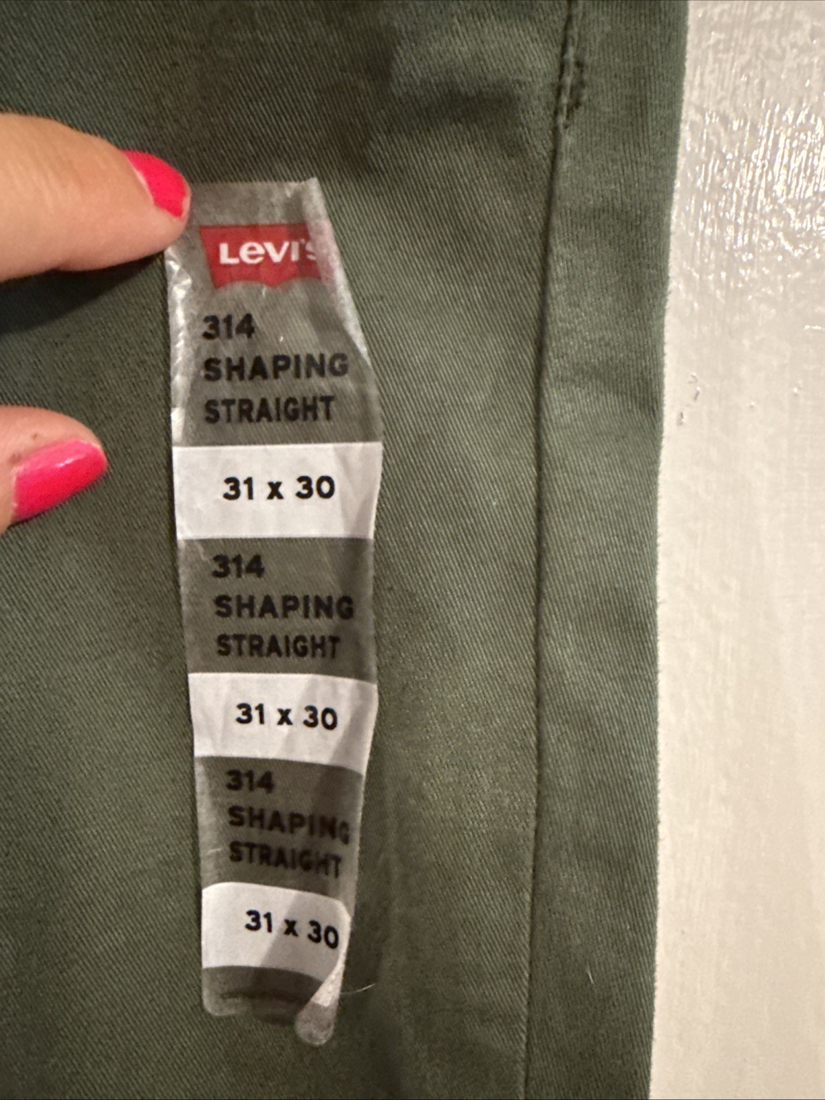 LEVIS 314 SHAPING STRAIGHT JEANS HYPERSOFT MID RISE SIZE 31 X 30. NEW $69.50