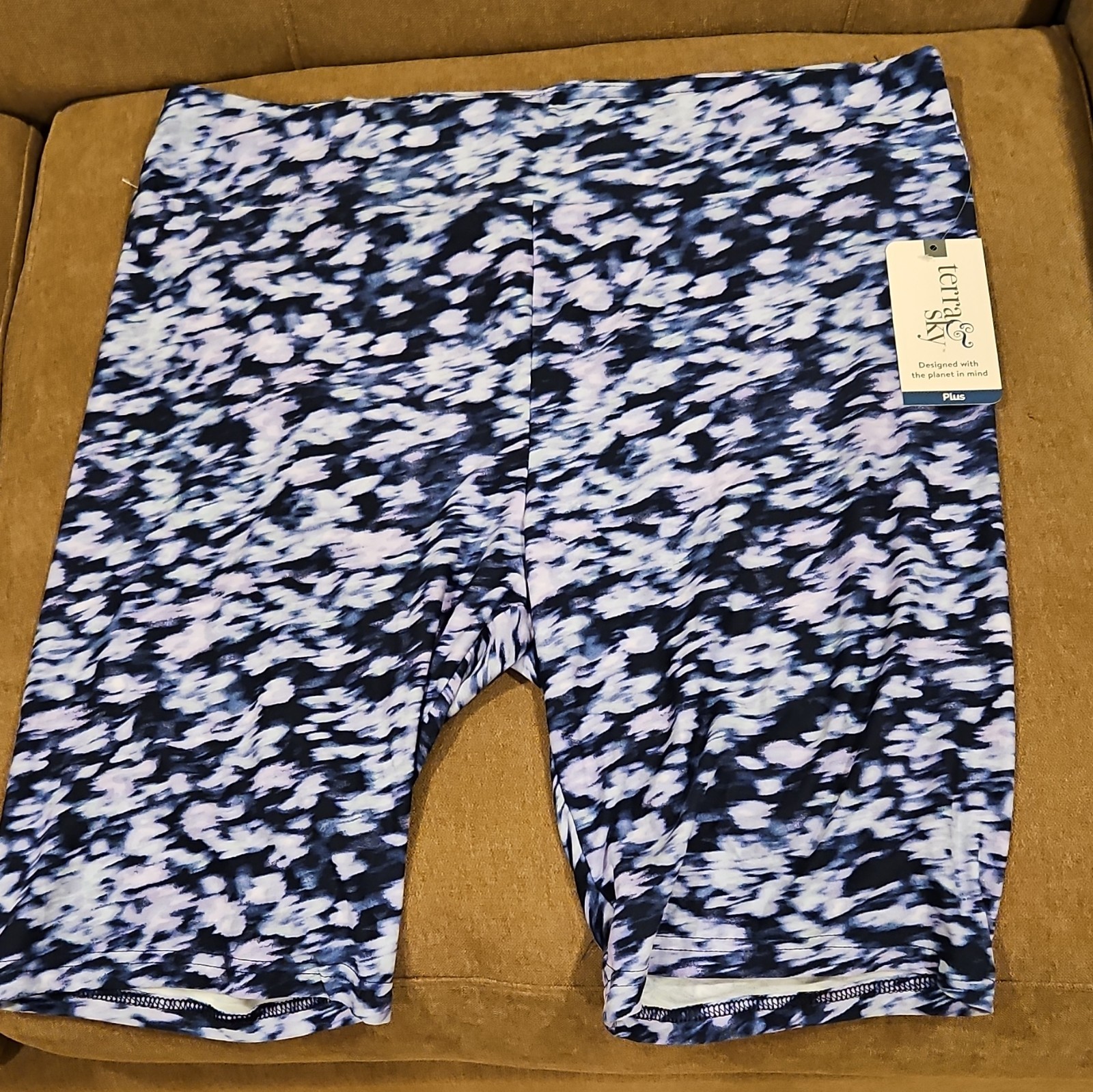 Terra & Sky Women’s Plus Bike Shorts 1X 16W-18W High Rise Stretch Abstract