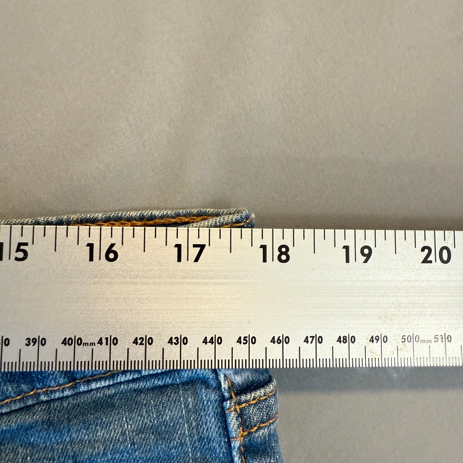 Men’s Levi’s 511 Slim Fit Jeans 36×30 Medium Wash Blue Denim WaterLess Casual
