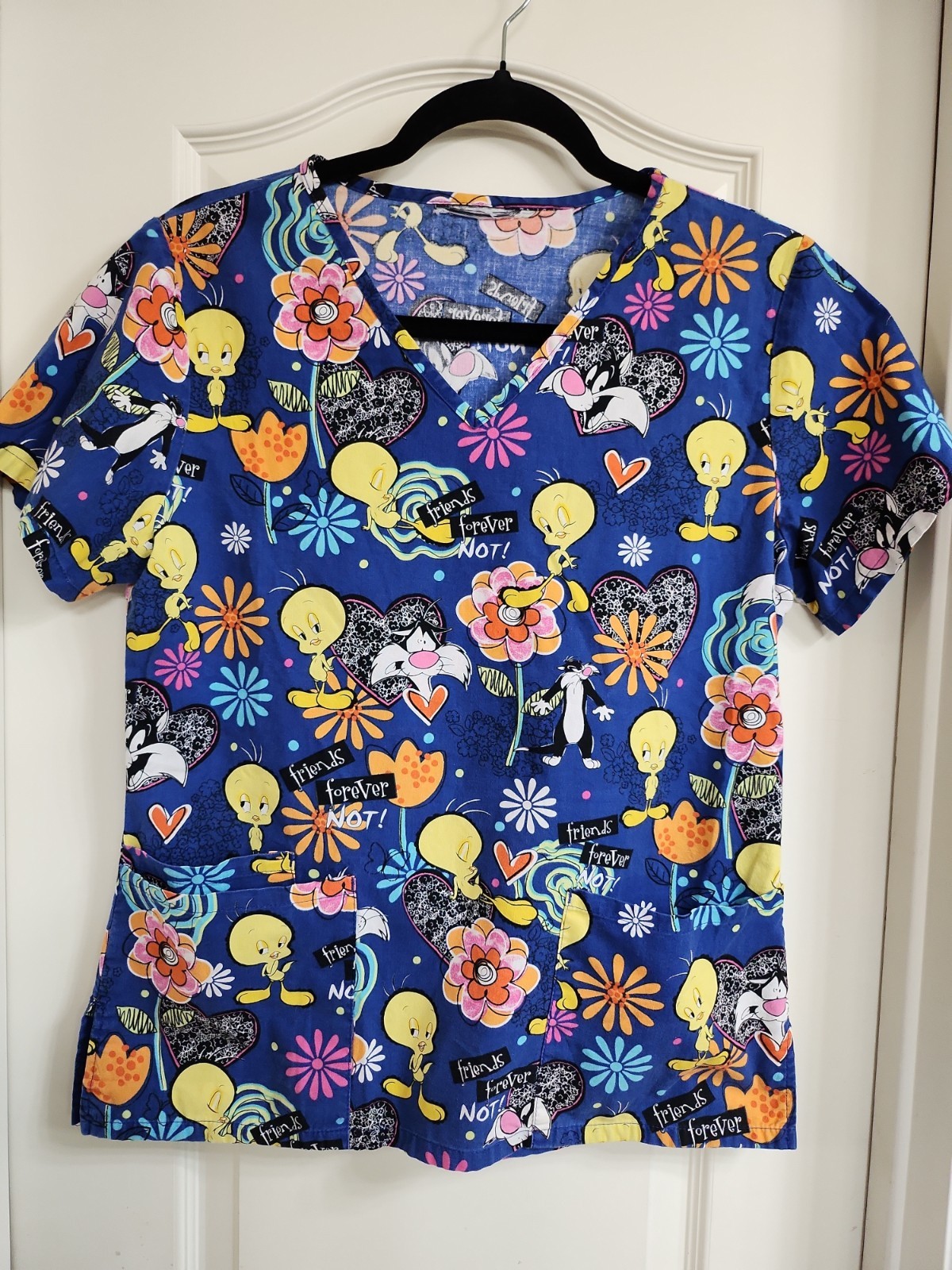 Looney Tunes Tweety Sabastian Medium top medical office/ childcare/ vet and more